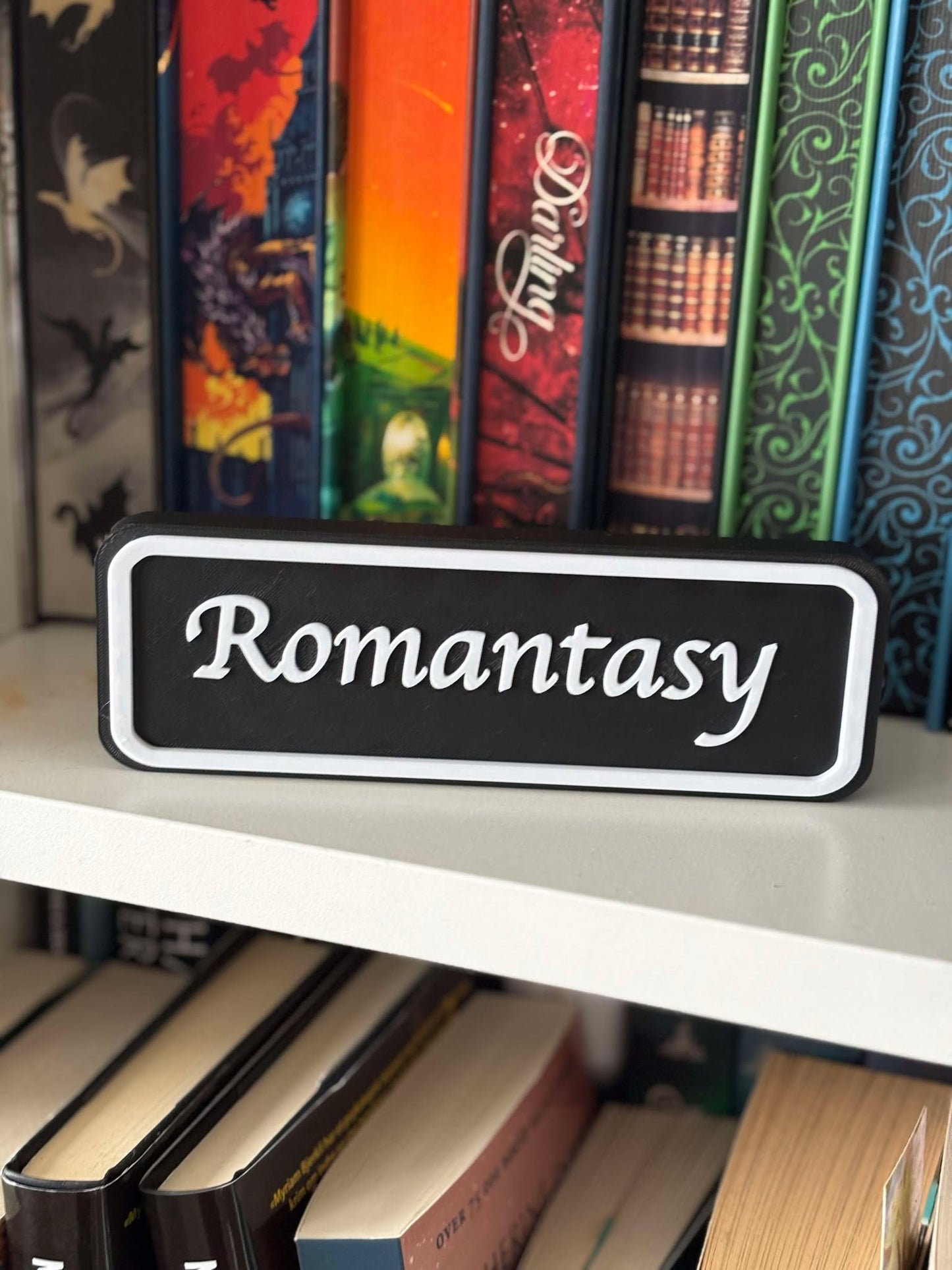 Bookish Romantasy Skilt