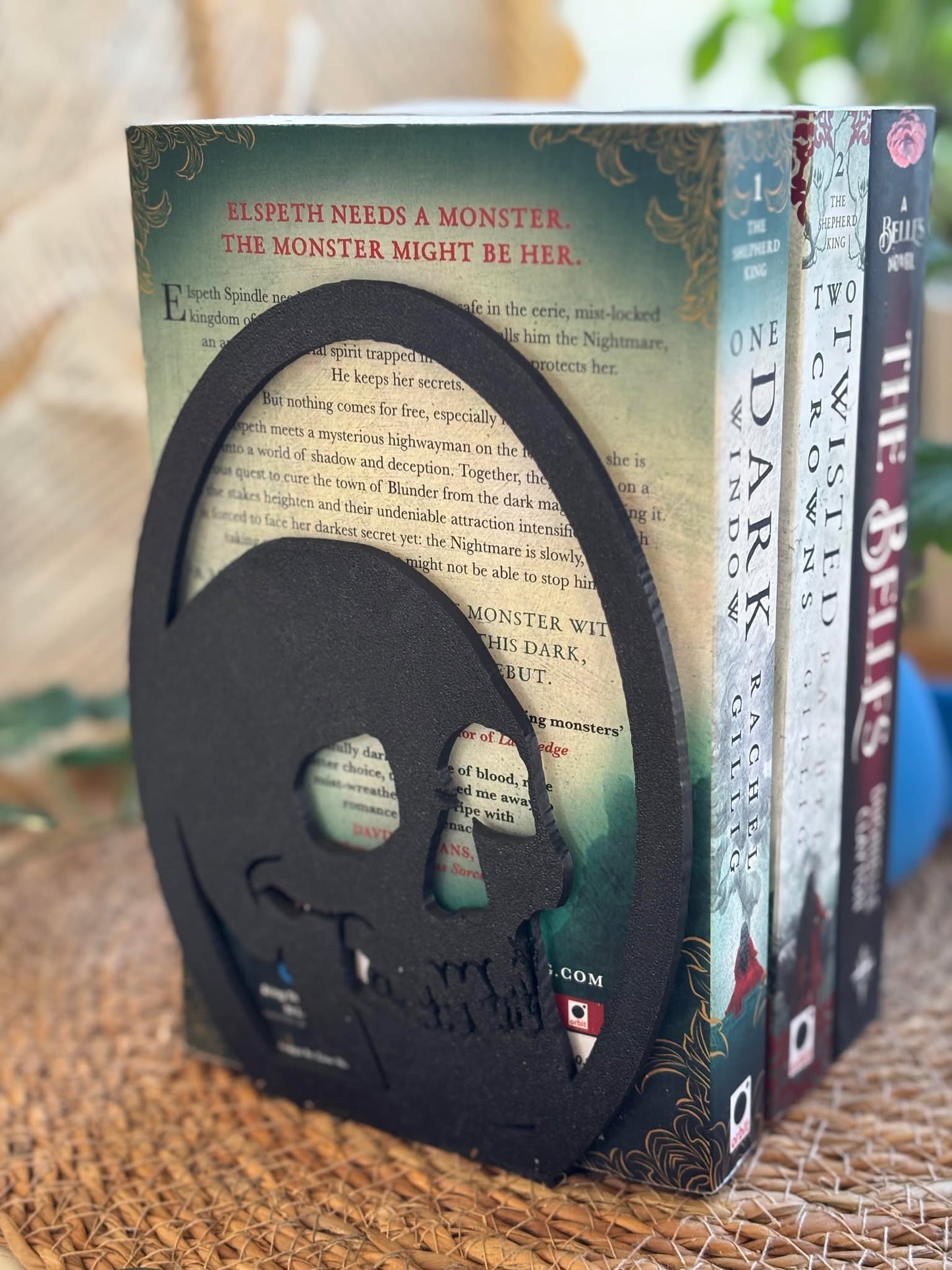 Bokstøtte - Hodeskalle