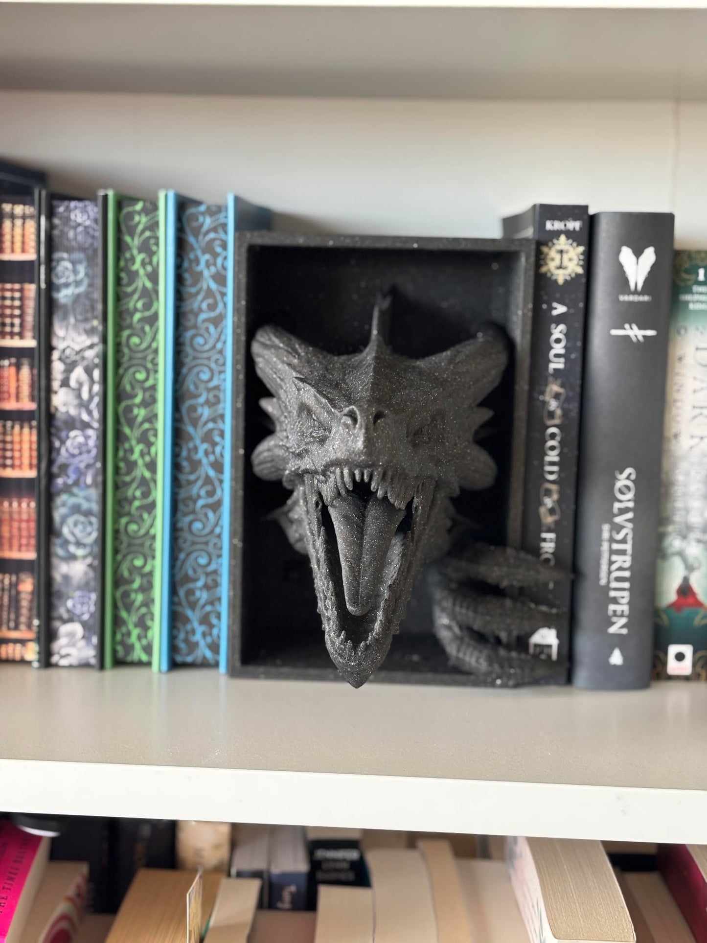 Book Nook - Roaring Dragon