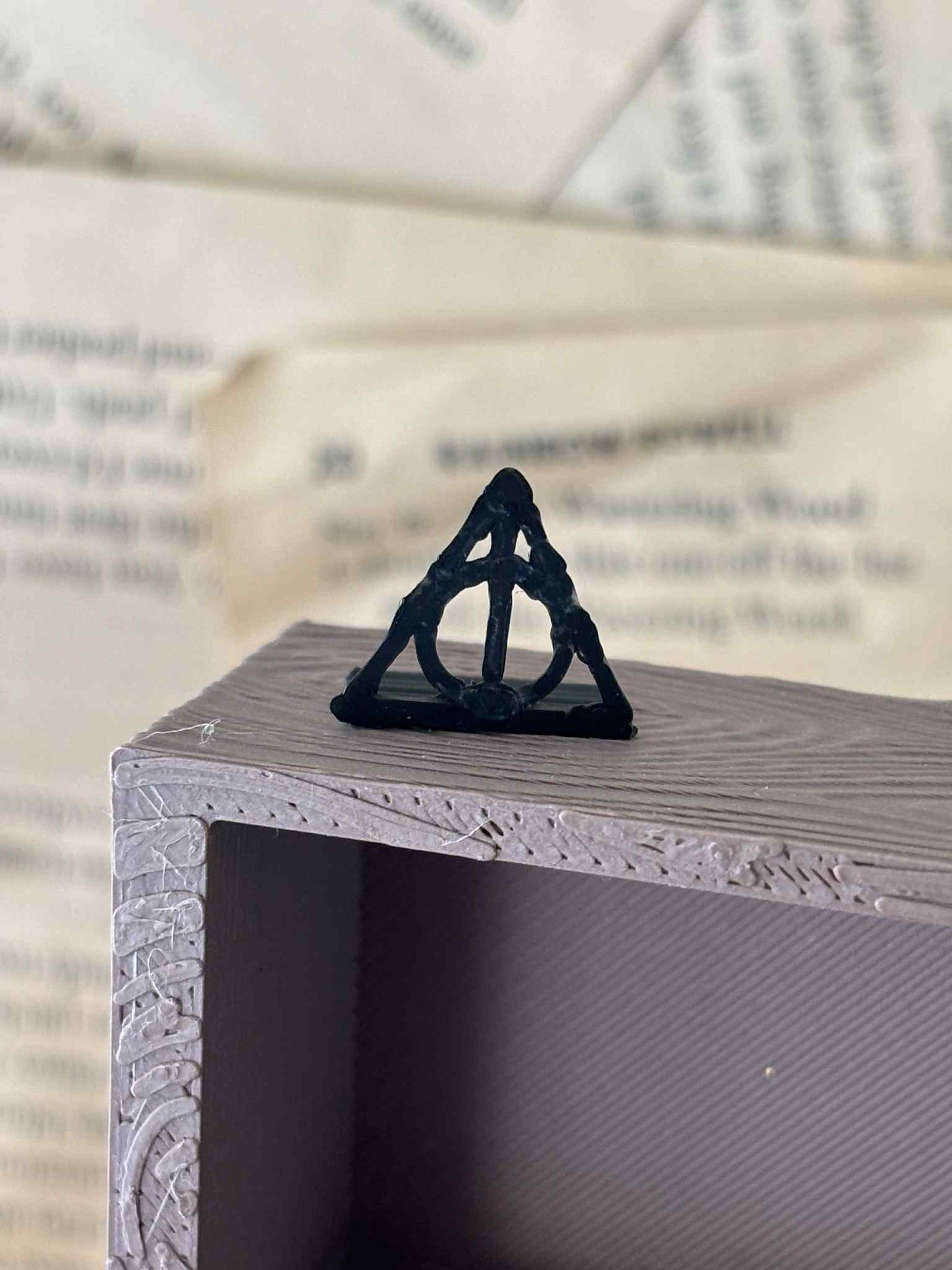 Mini Deathly Hallows Bokstøtte til Miniatyr bokhylle