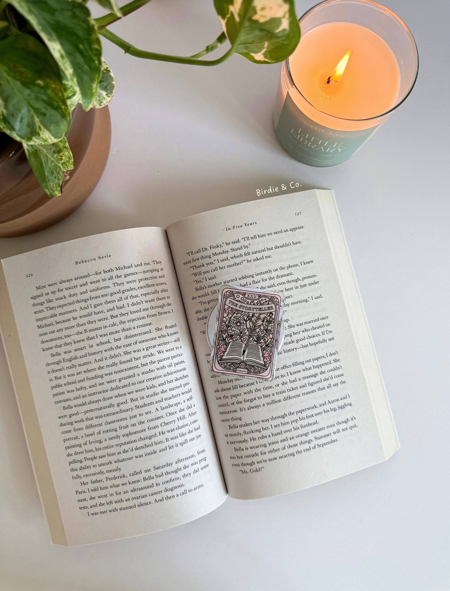 Storyteller Kindle Grip