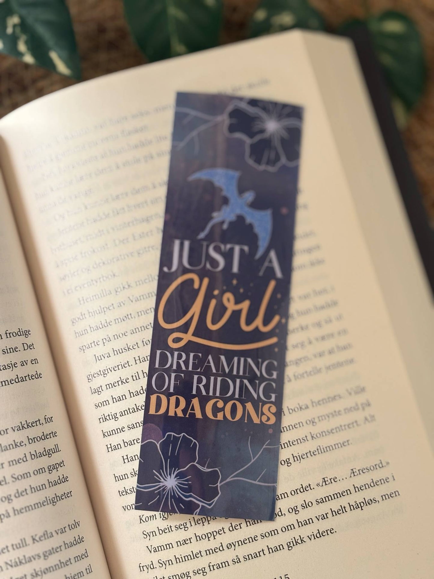 Just A Girl Dreaming of Riding Dragons Bokmerke