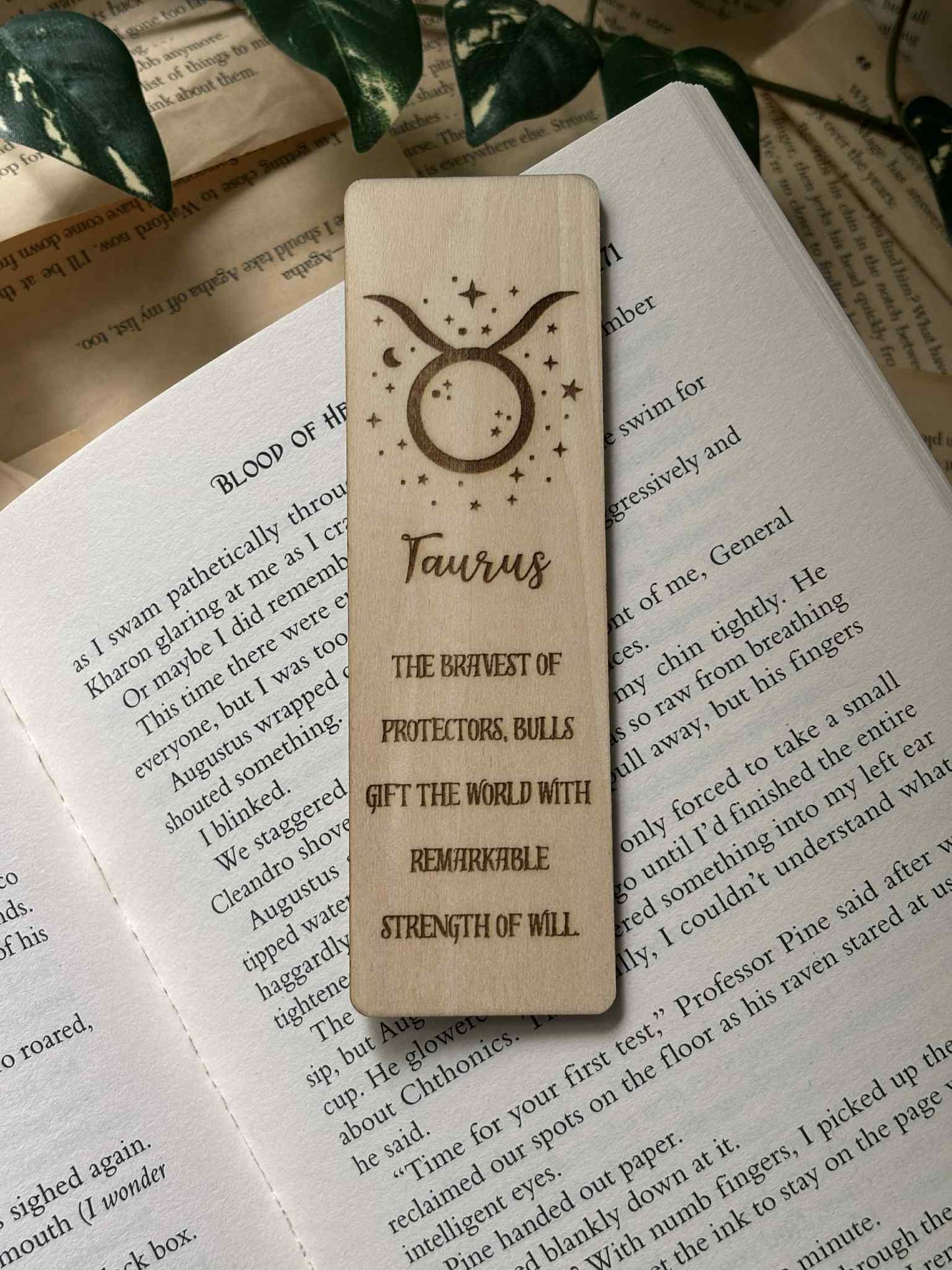 Taurus - Bokmerke i tre