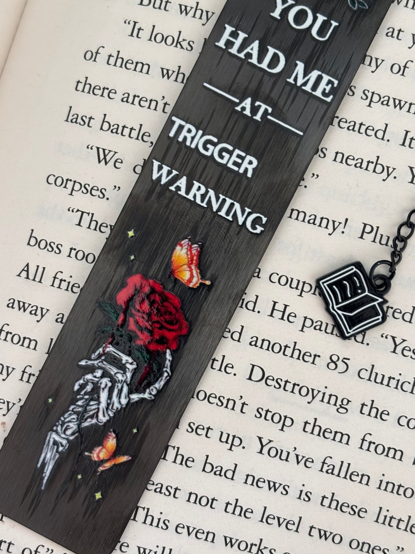 You had me at trigger warning skeleton bokmerke i metall