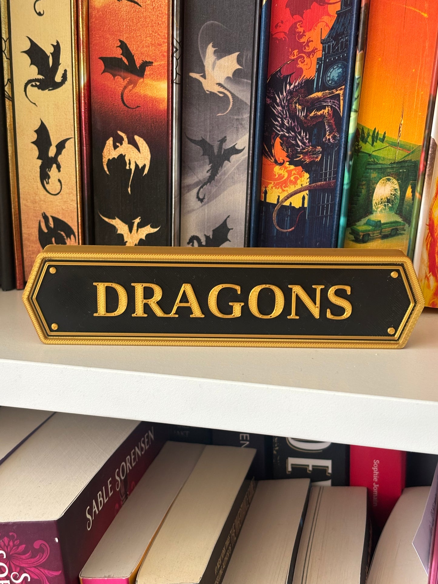 Dragons Elegant bokhylleskilt