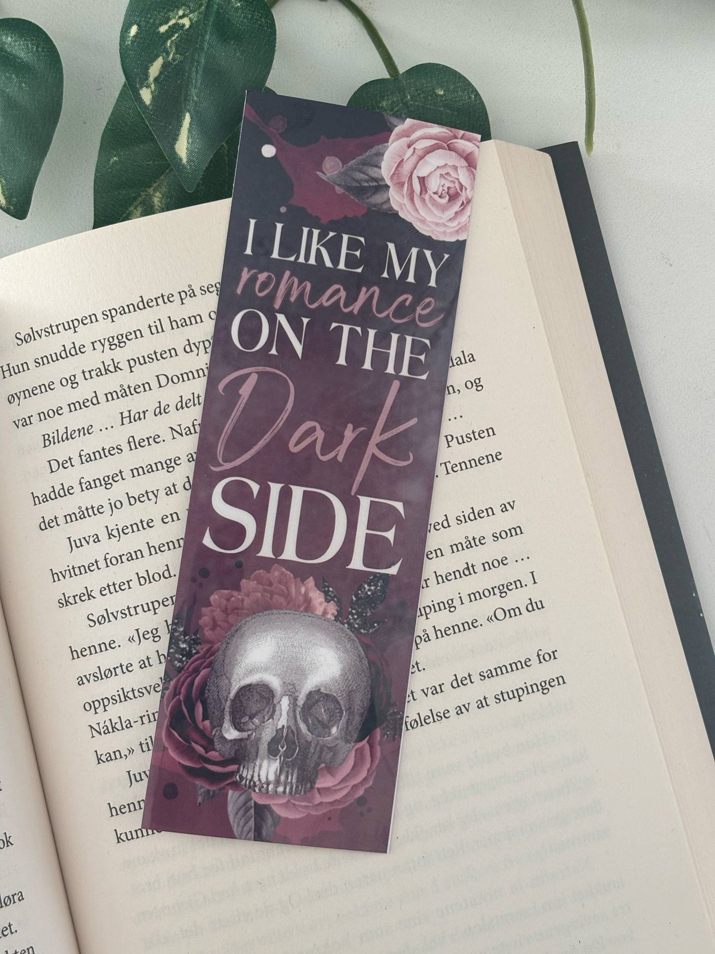 I Like My Romance On The Dark Side Bokmerke