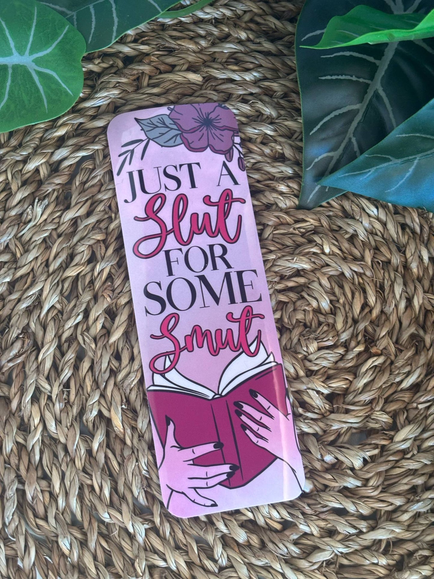 Just A Slut For Some Smut Bokmerke