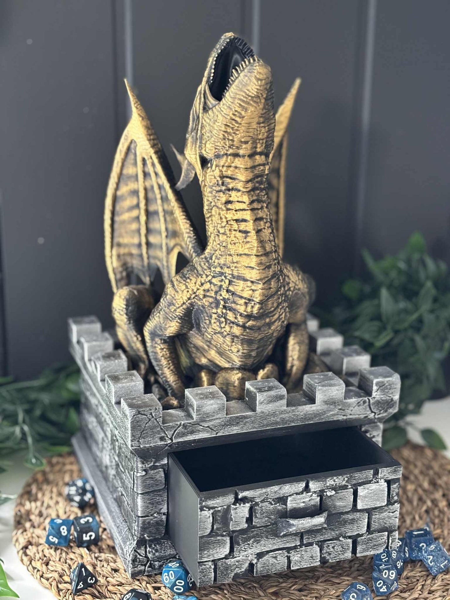 Dragon Vault – Dice Tower & Oppbevaringsboks