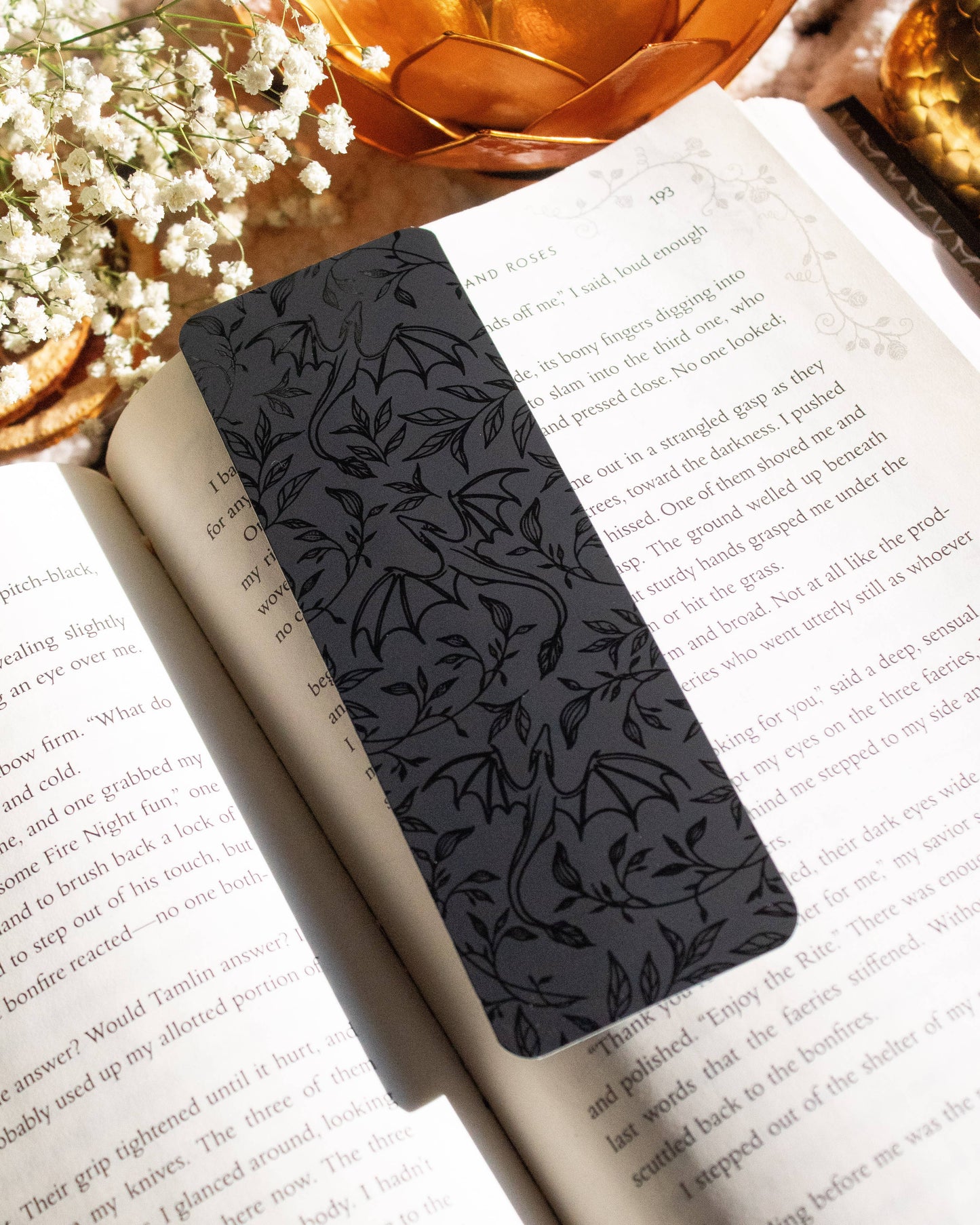 Black on Black Floral Dragons Foil Bokmerke