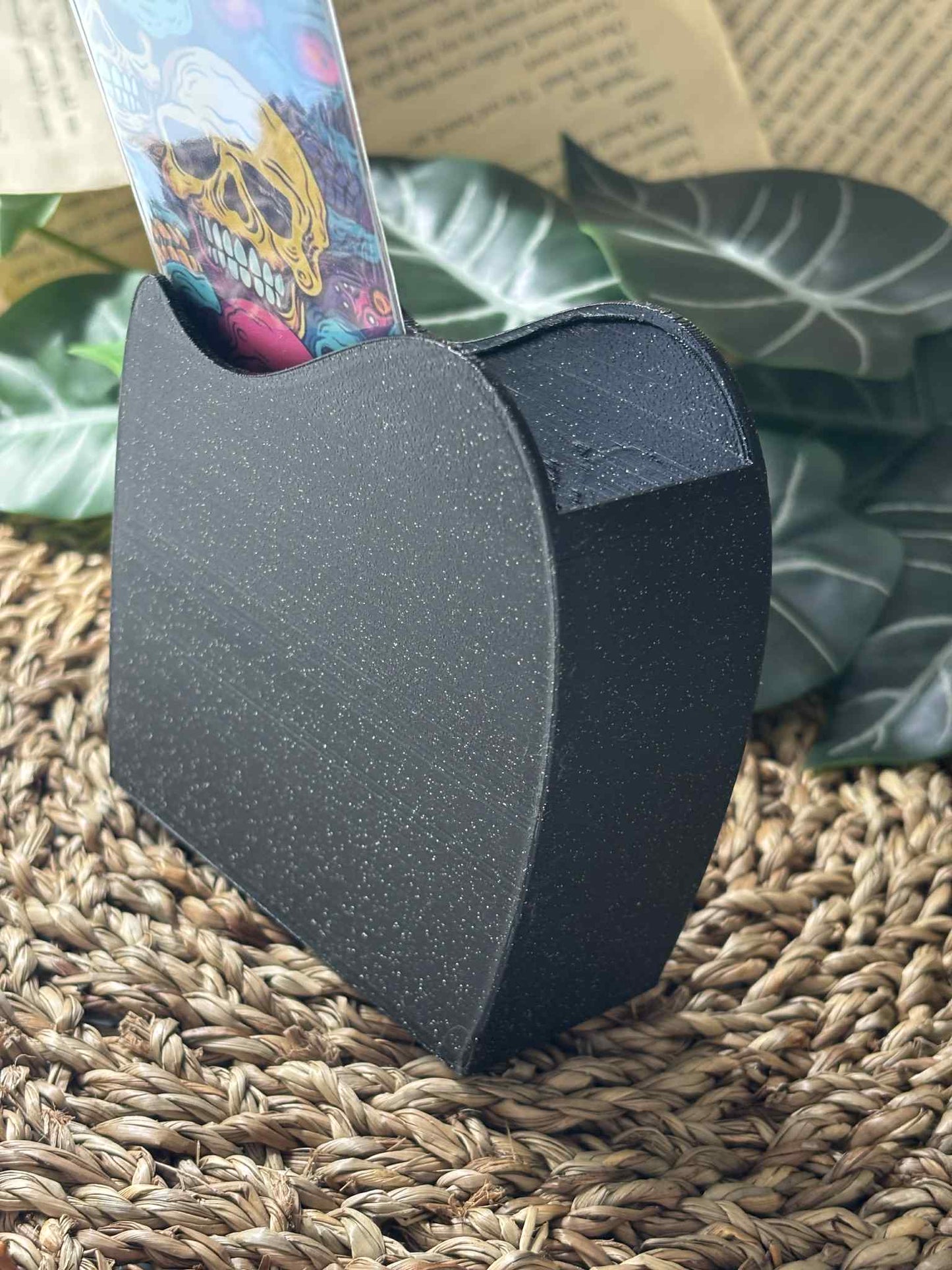 Death By TBR w/ skull - Penneholder / Bokmerkeholder