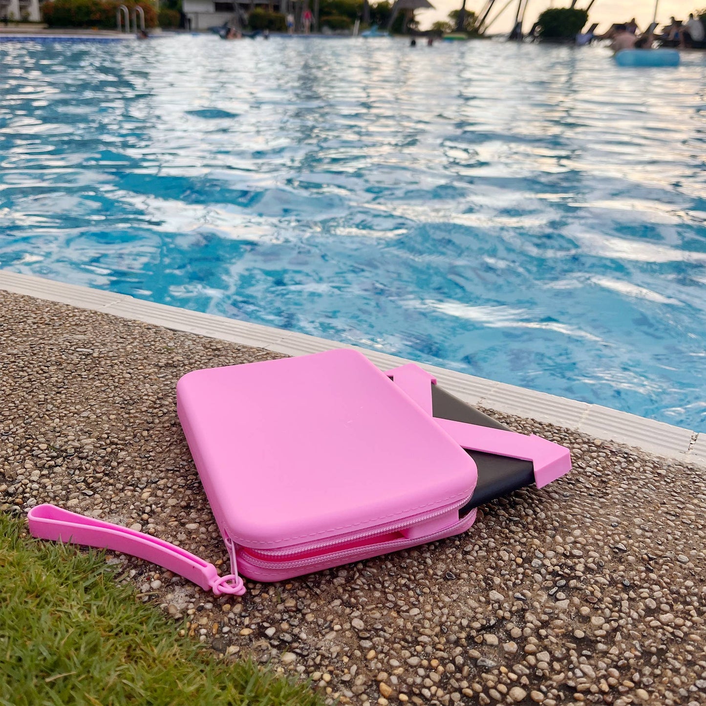 The Strapsicle Clutch
