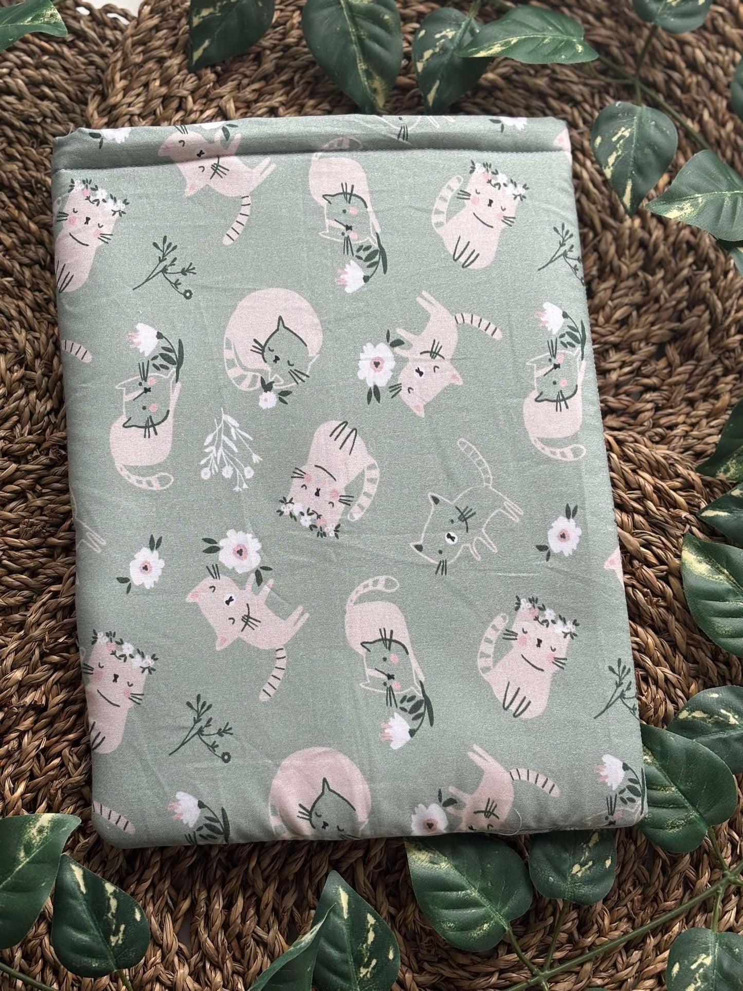 Kitties Booksleeve (Limited Edition)