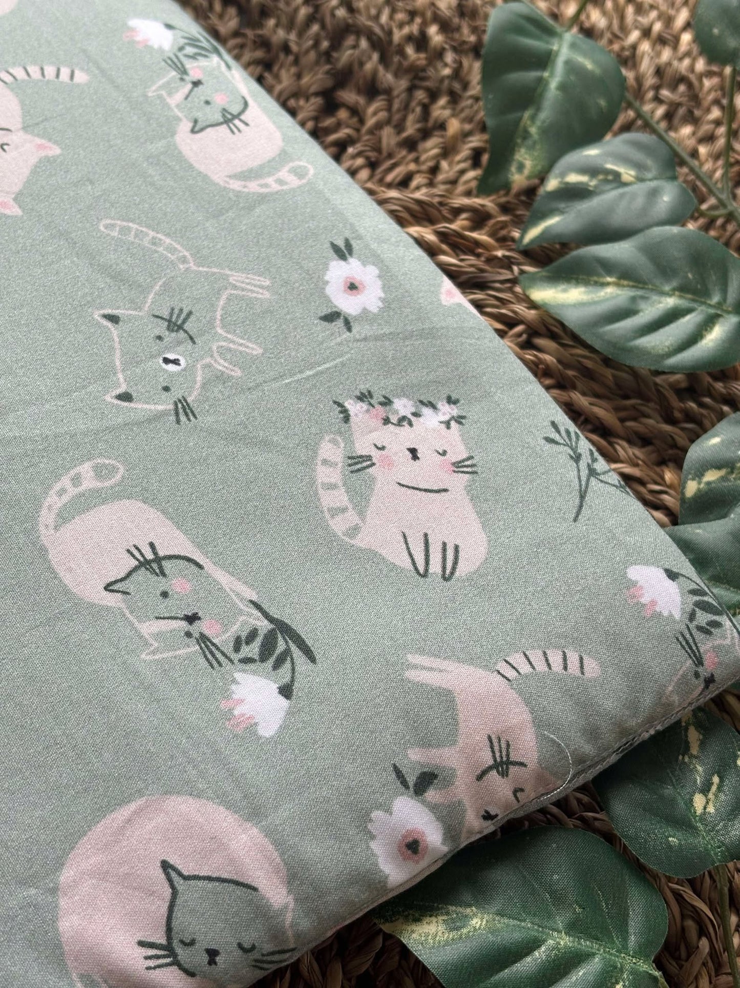 Kitties Booksleeve (Limited Edition)