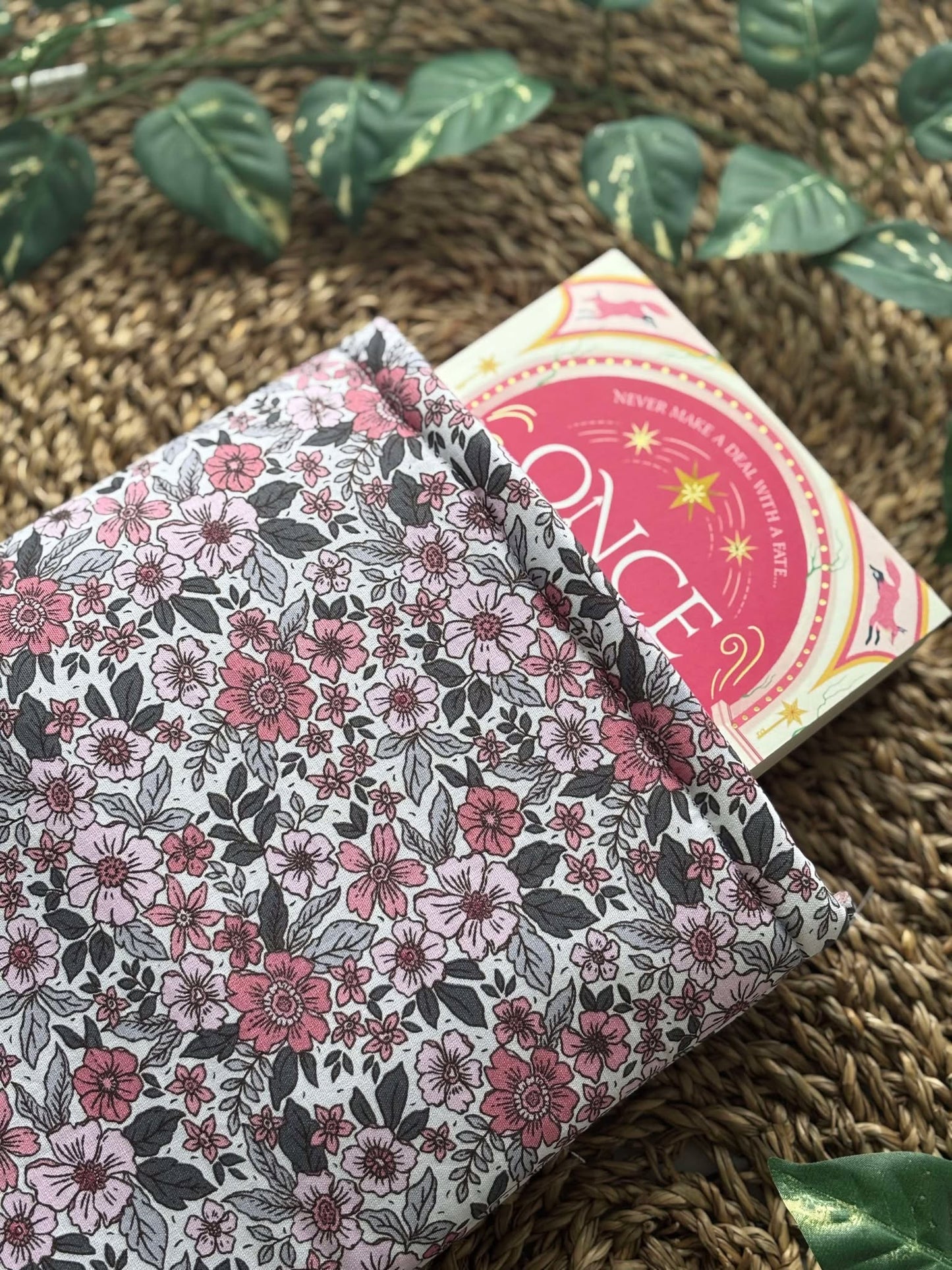 Flowery Booksleeve (Limited Edition)