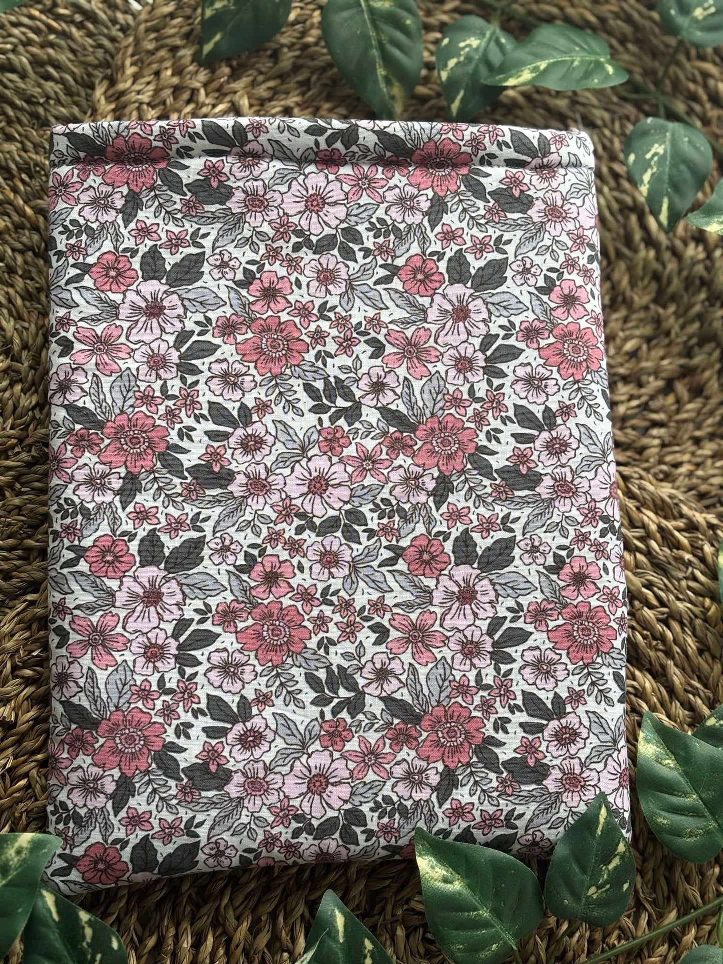 Flowery Booksleeve (Limited Edition)