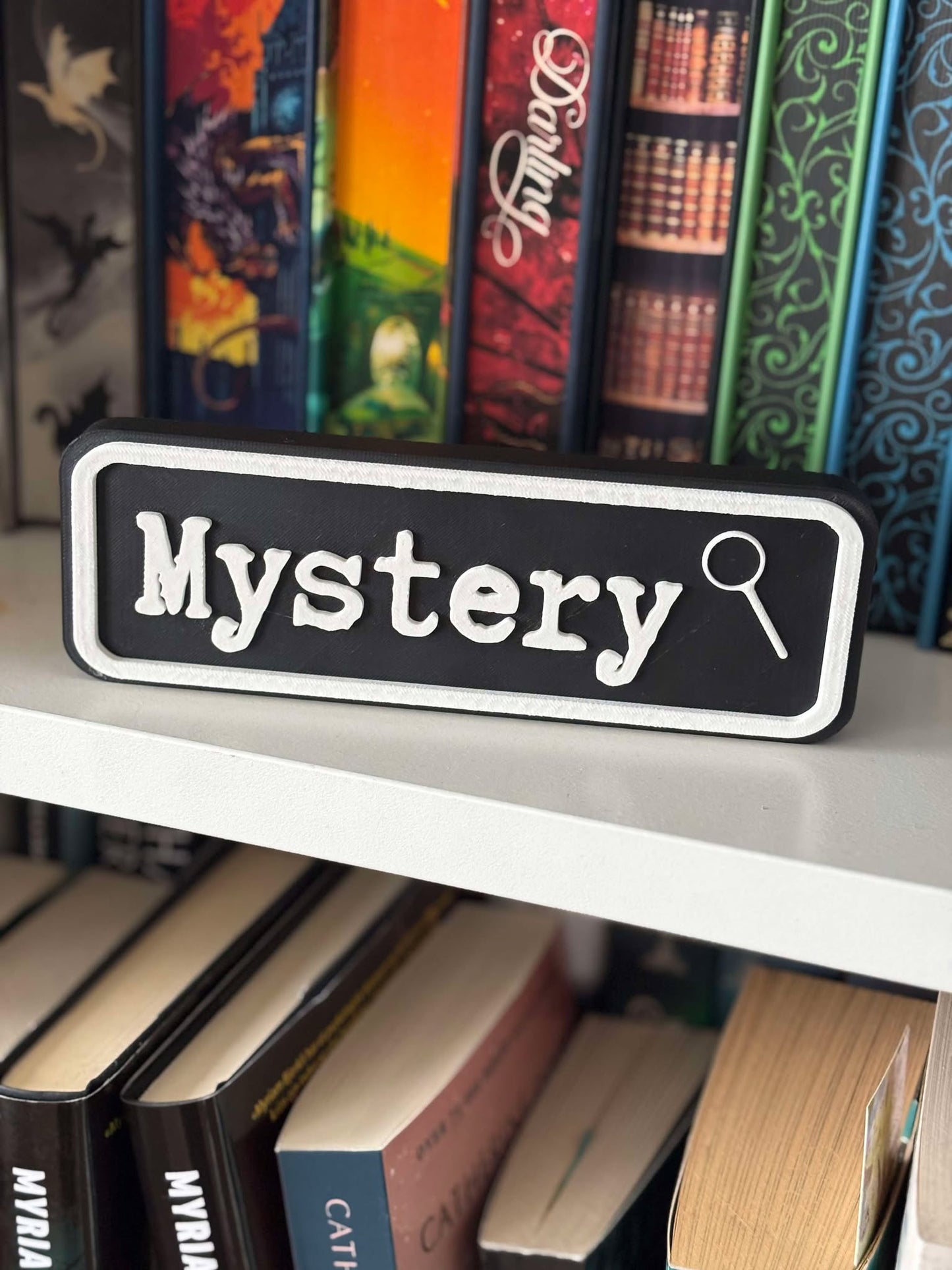 Bookish Mystery Skilt