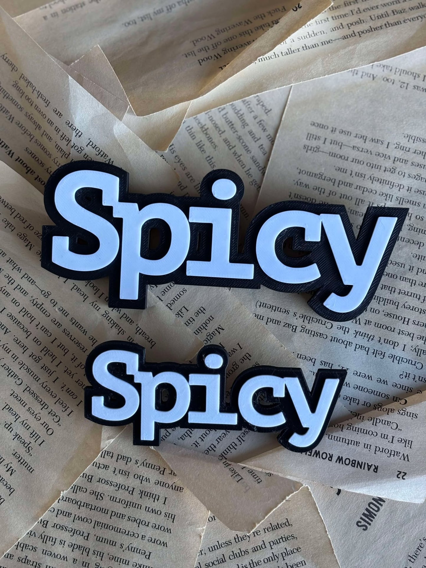 Spicy Peek Out Skilt