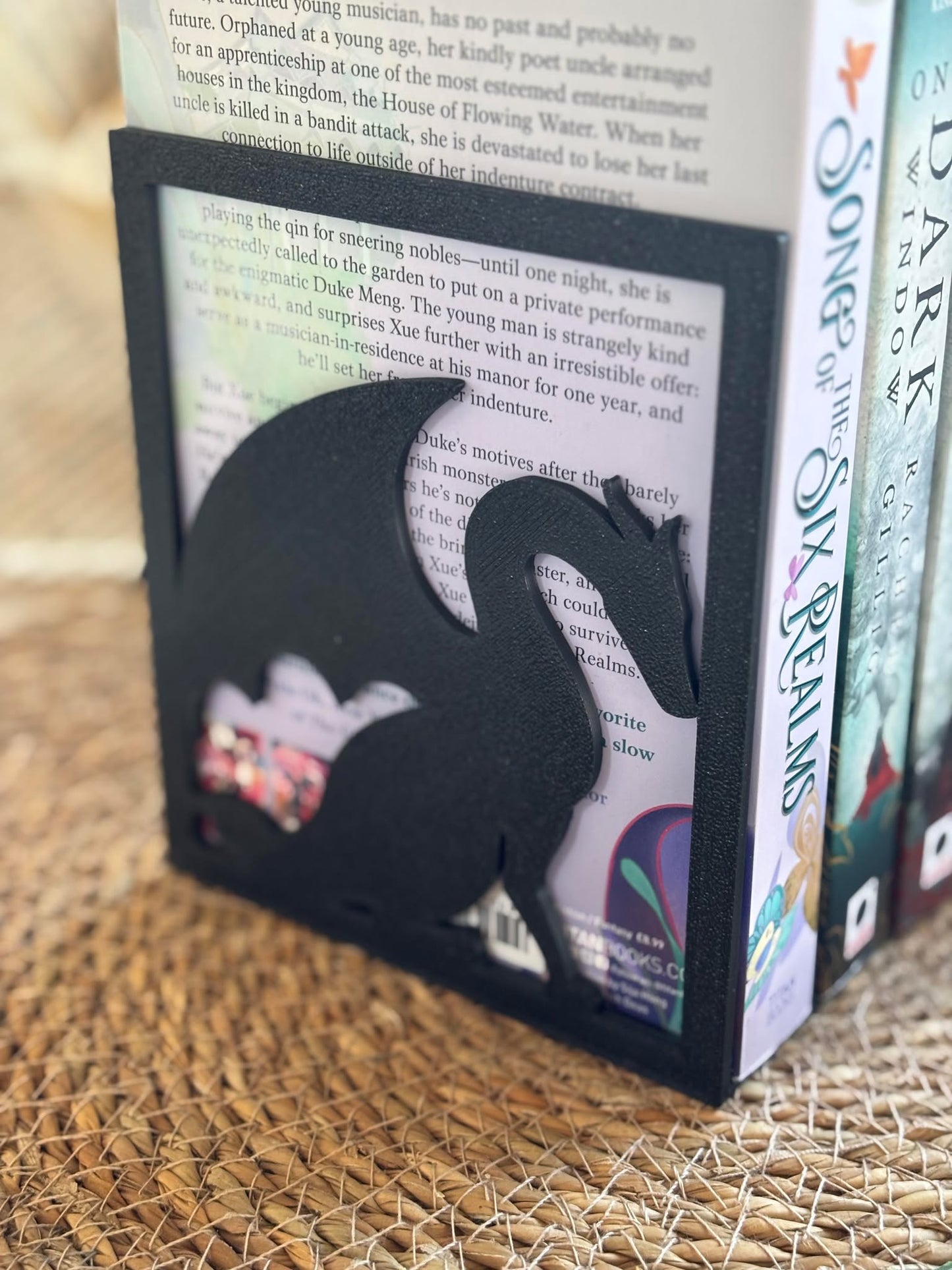 Bokstøtte - Solitude Dragon