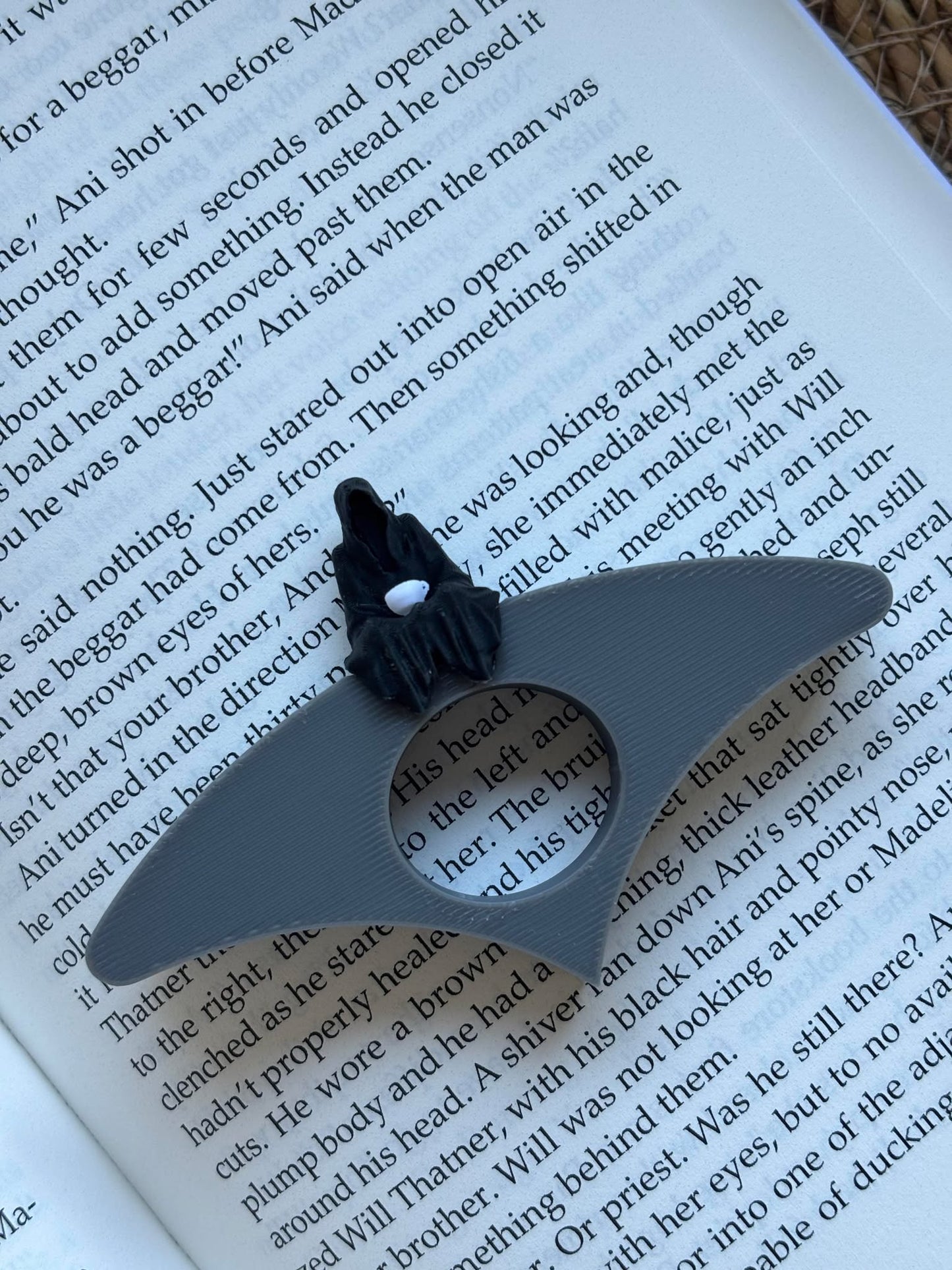 Thumb Page Holder / Sideholder - Suriel