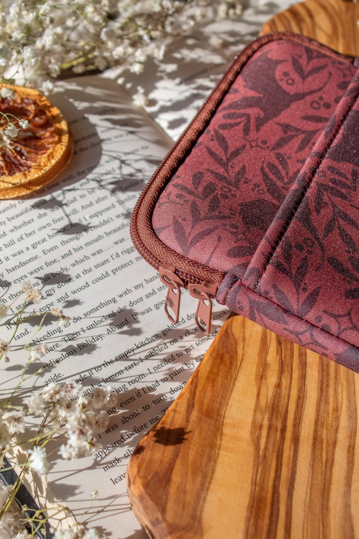 Rust Dragons Neoprene E-Reader/ Tablet Sleeve