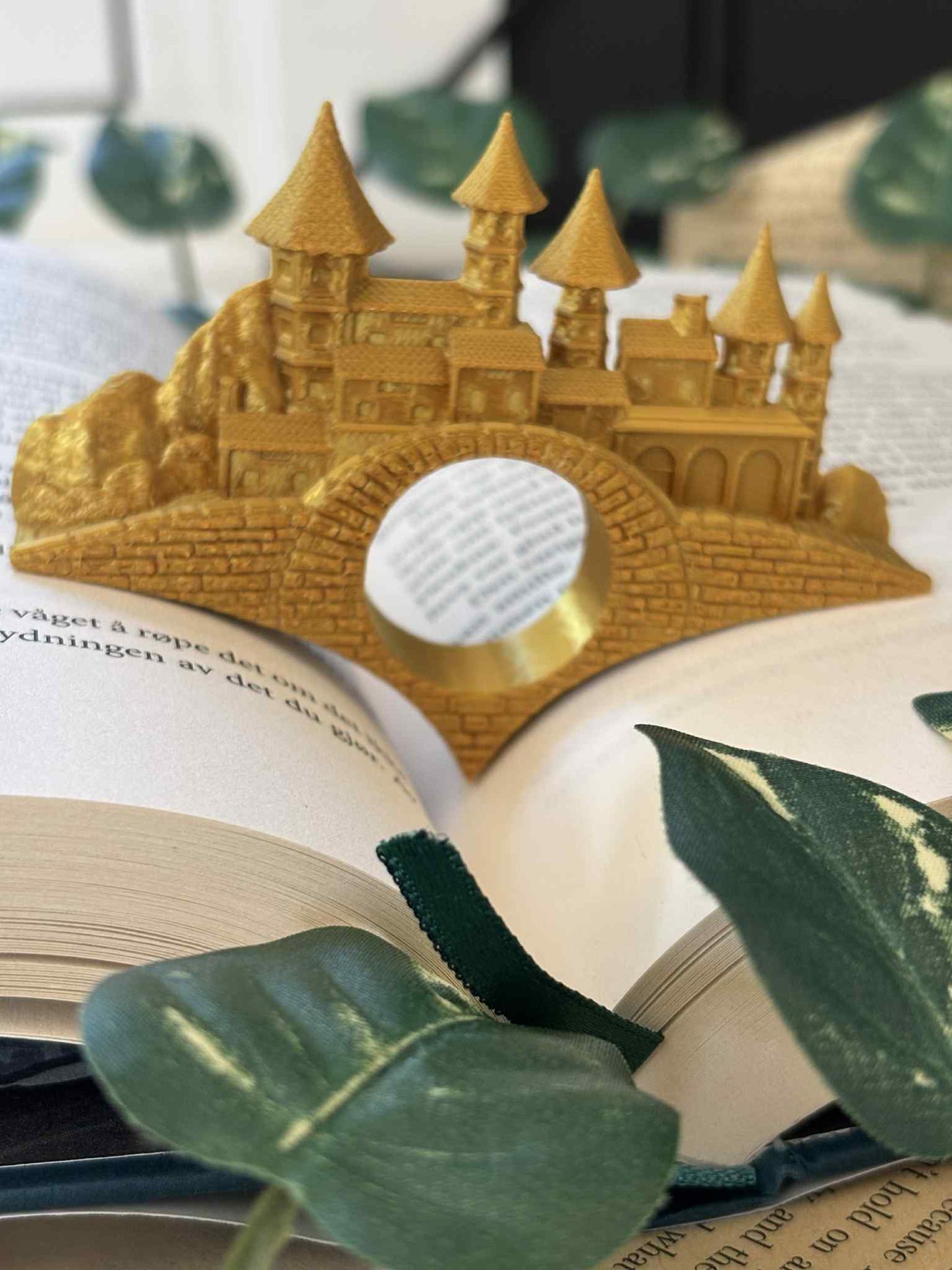 Thumb Page Holder / Sideholder - Castle