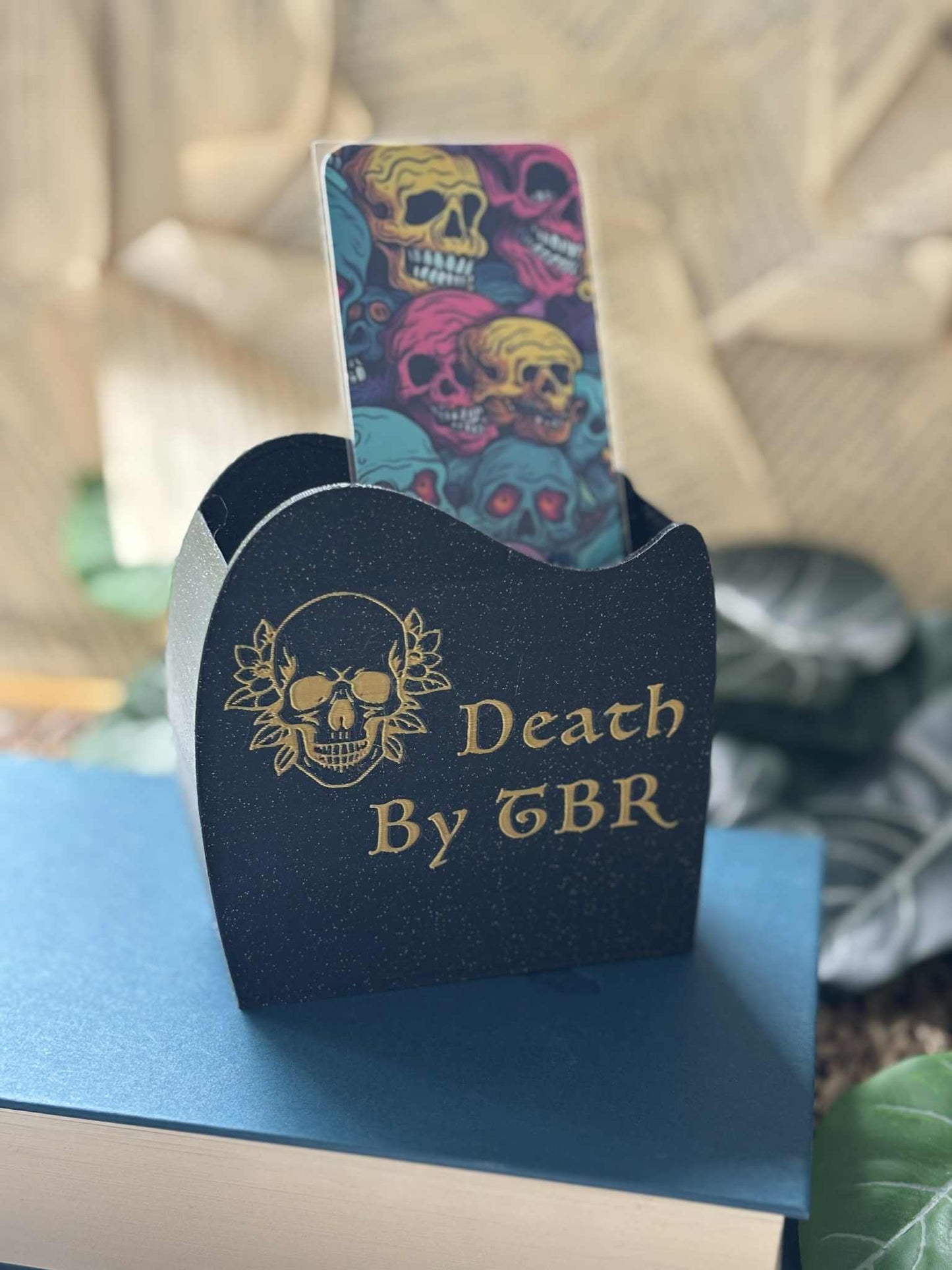 Death By TBR w/ skull - Penneholder / Bokmerkeholder
