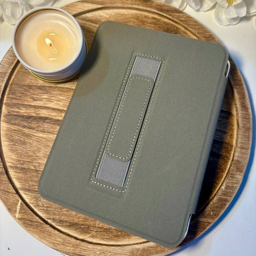 Romantasy Inspired Slim & Smart Kindle Case – Clear Back with Auto Sleep/Wake