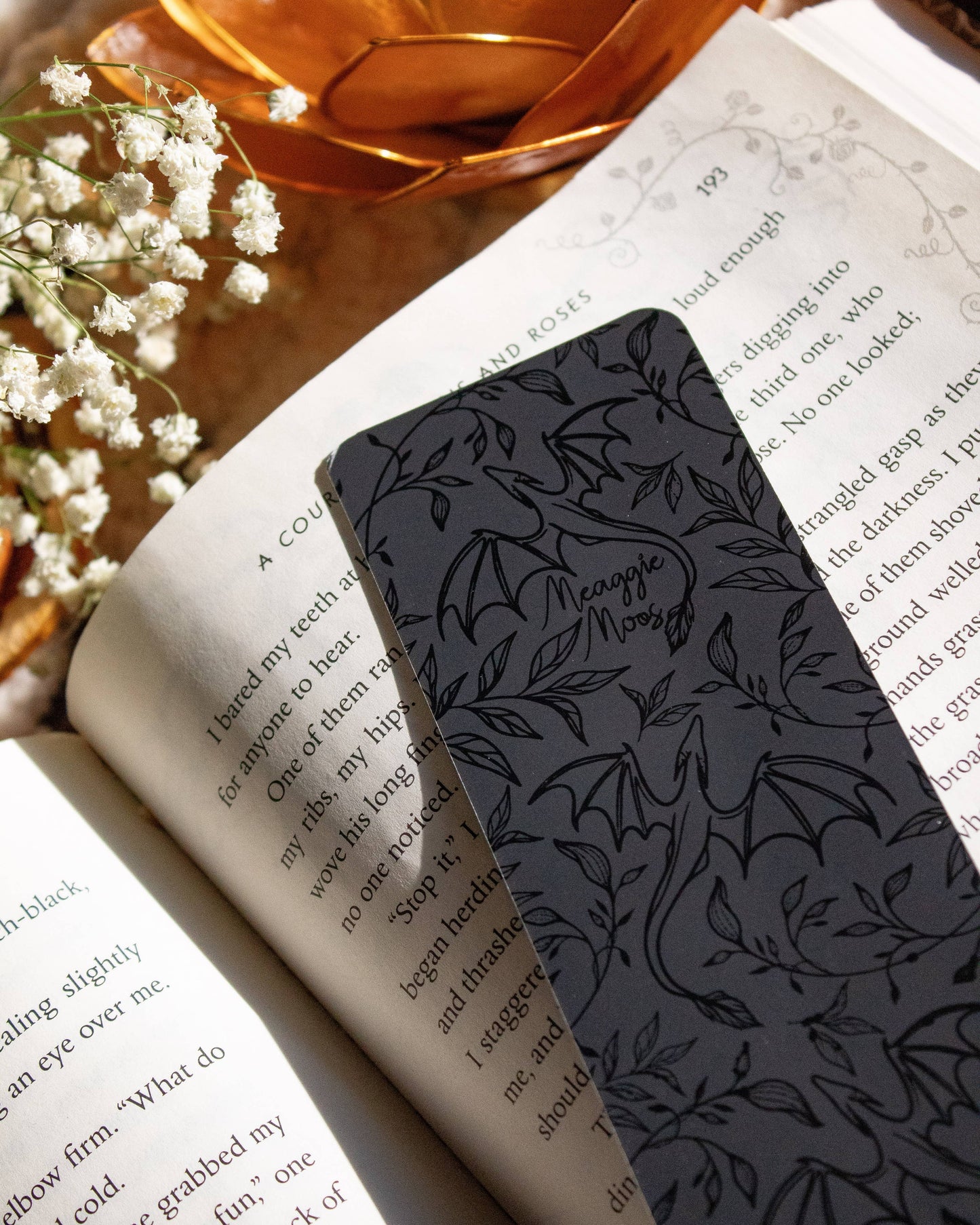 Black on Black Floral Dragons Foil Bokmerke