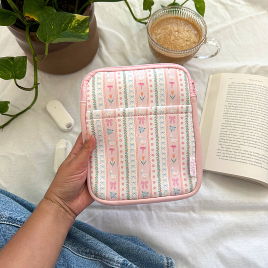 Goose & Flowers Kindle Sleeve, Zipper E-reader Case