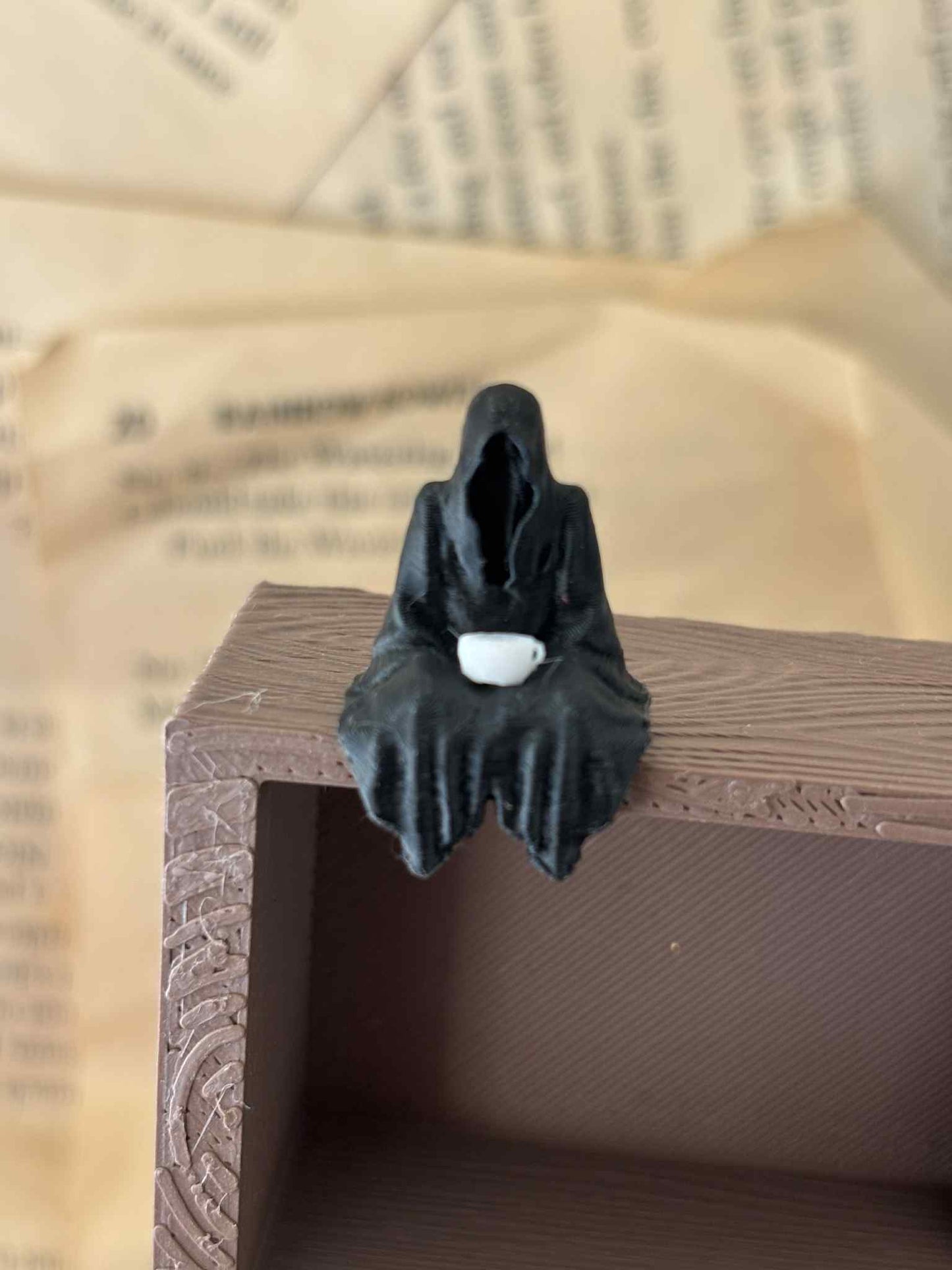 Mini Suriel til Miniatyr bokhylle