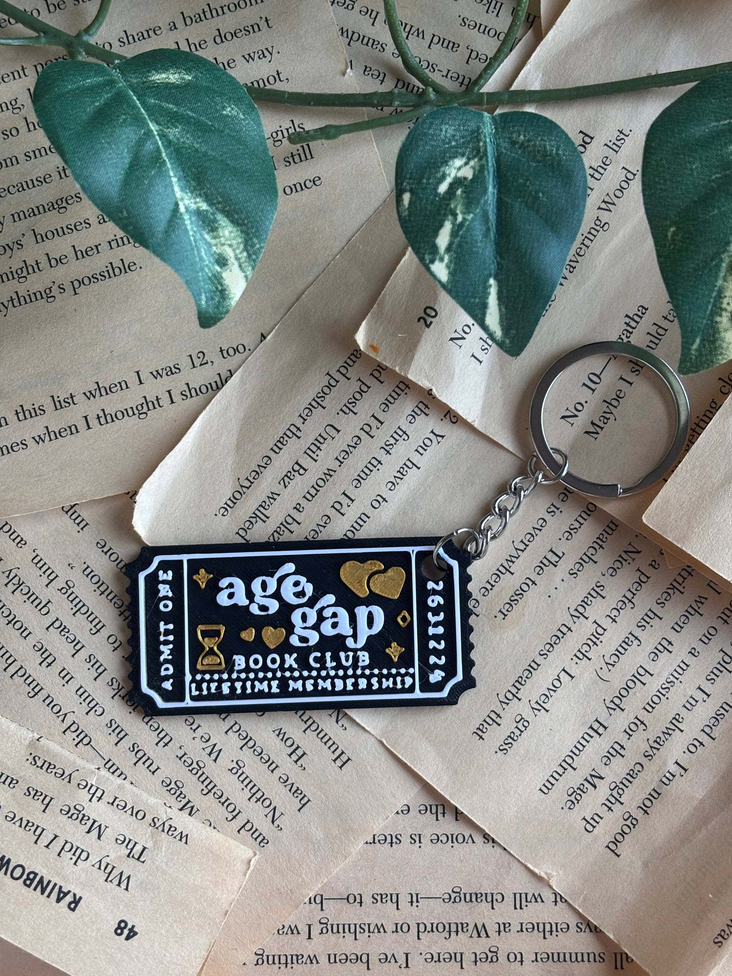 Age Gap Book Club Nøkkelring
