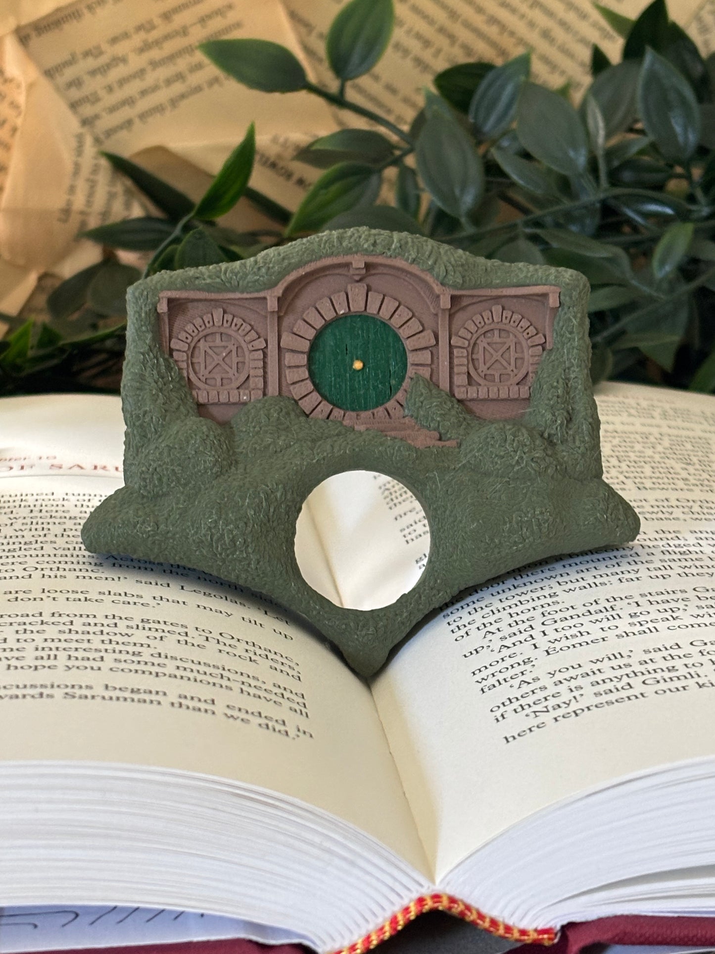 Hobbit Door Sideholder / Thumb Page Holder