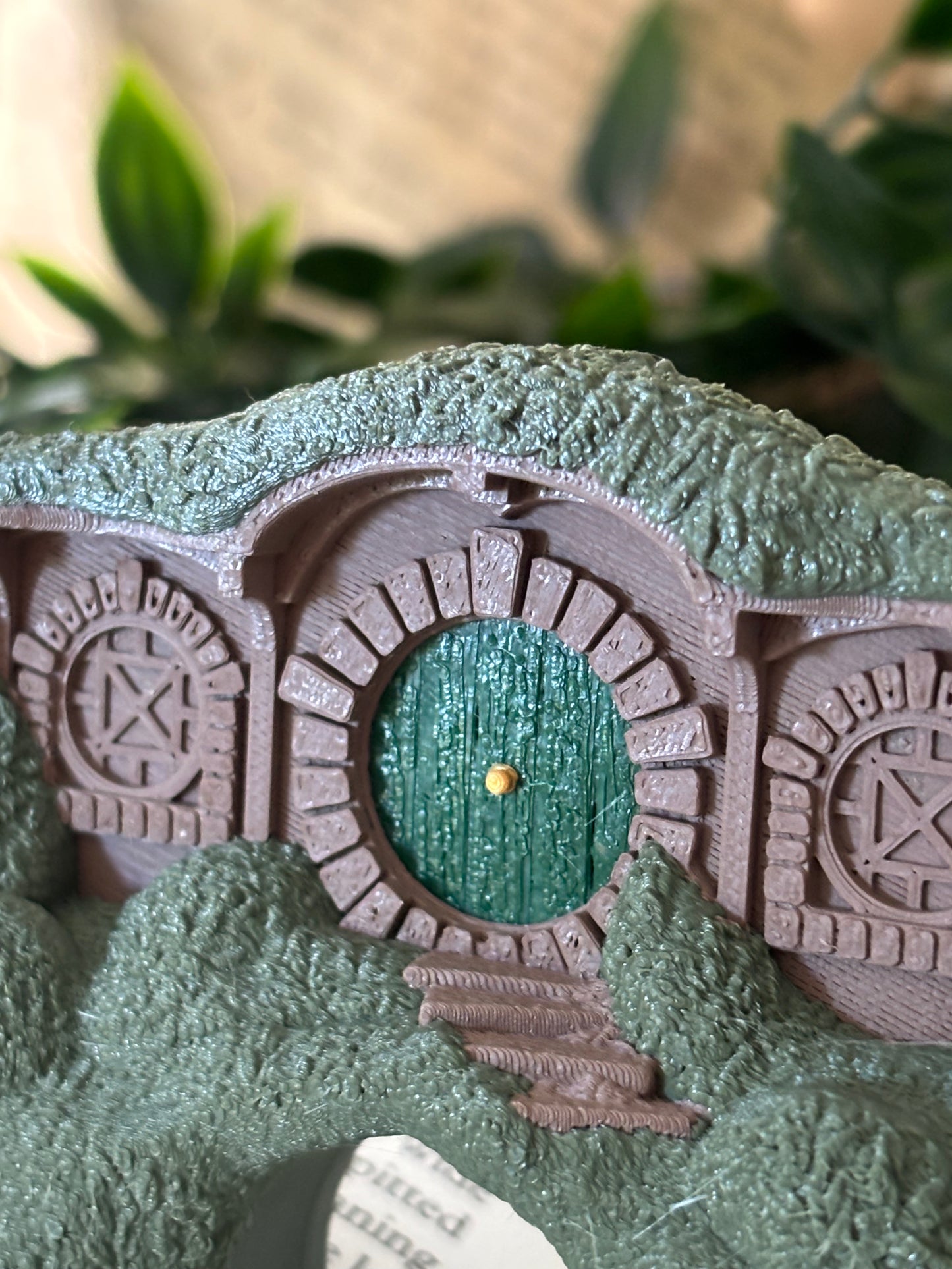 Hobbit Door Sideholder / Thumb Page Holder