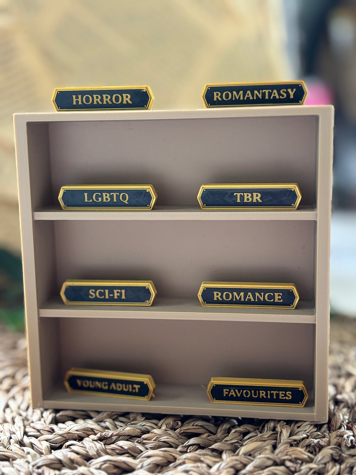 Miniatyr Elegant bokhylleskilt i flere sjangere