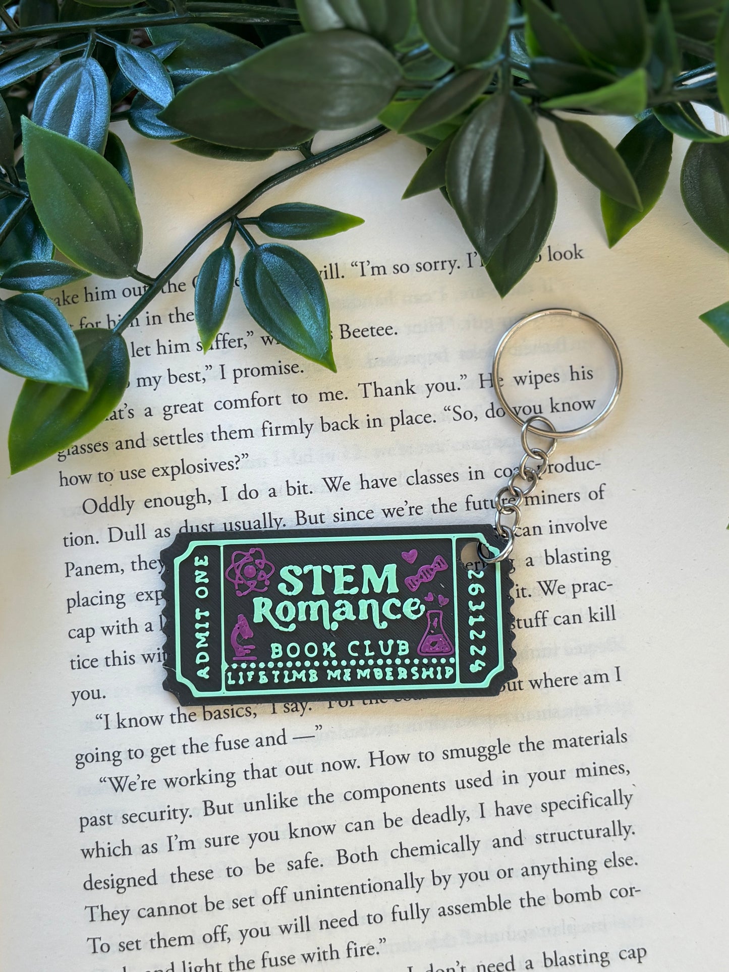 Stem Romance Book club Nøkkelring