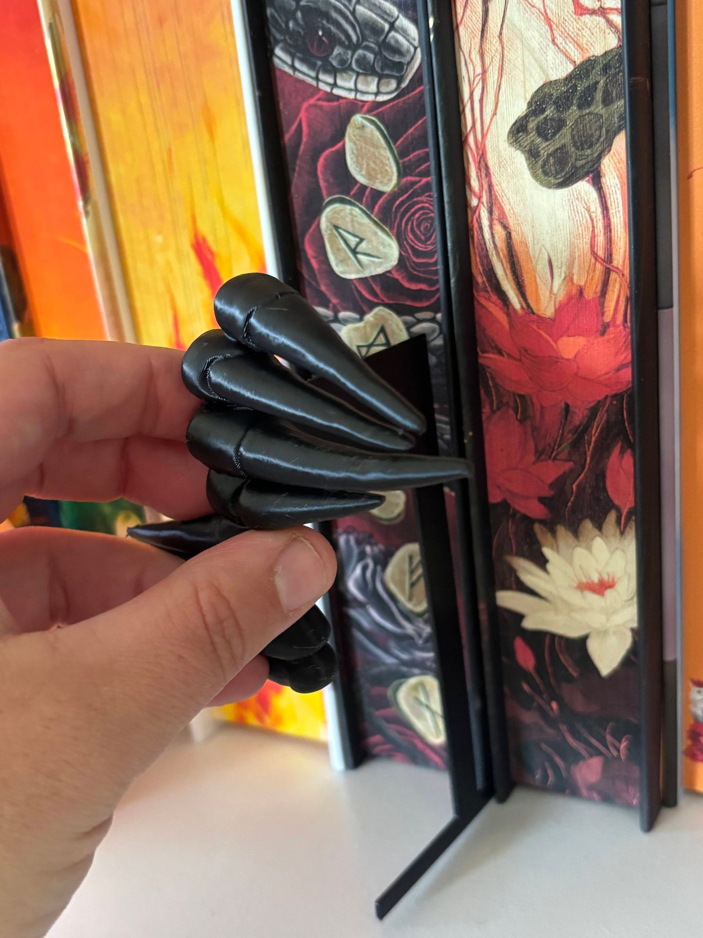 Claws Book Spine Hugger