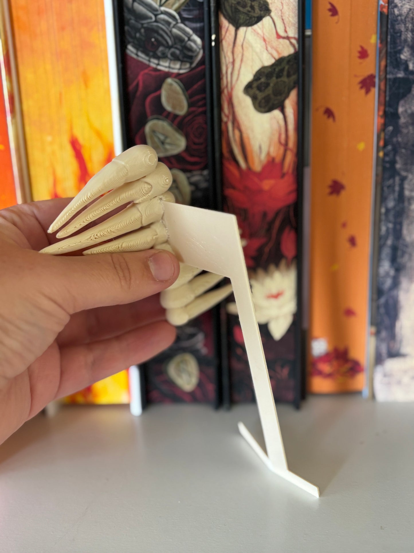 Claws Book Spine Hugger