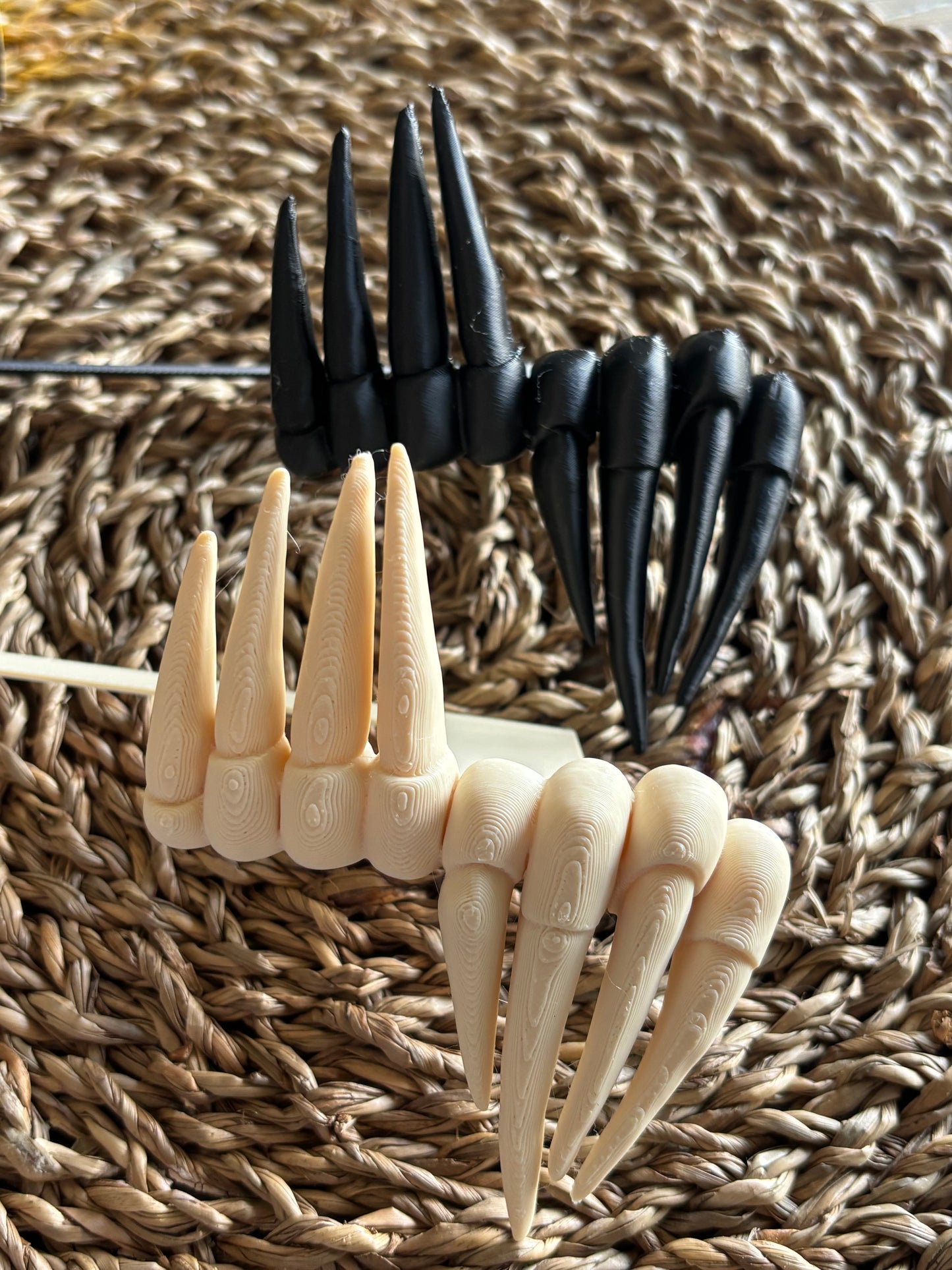 Claws Book Spine Hugger
