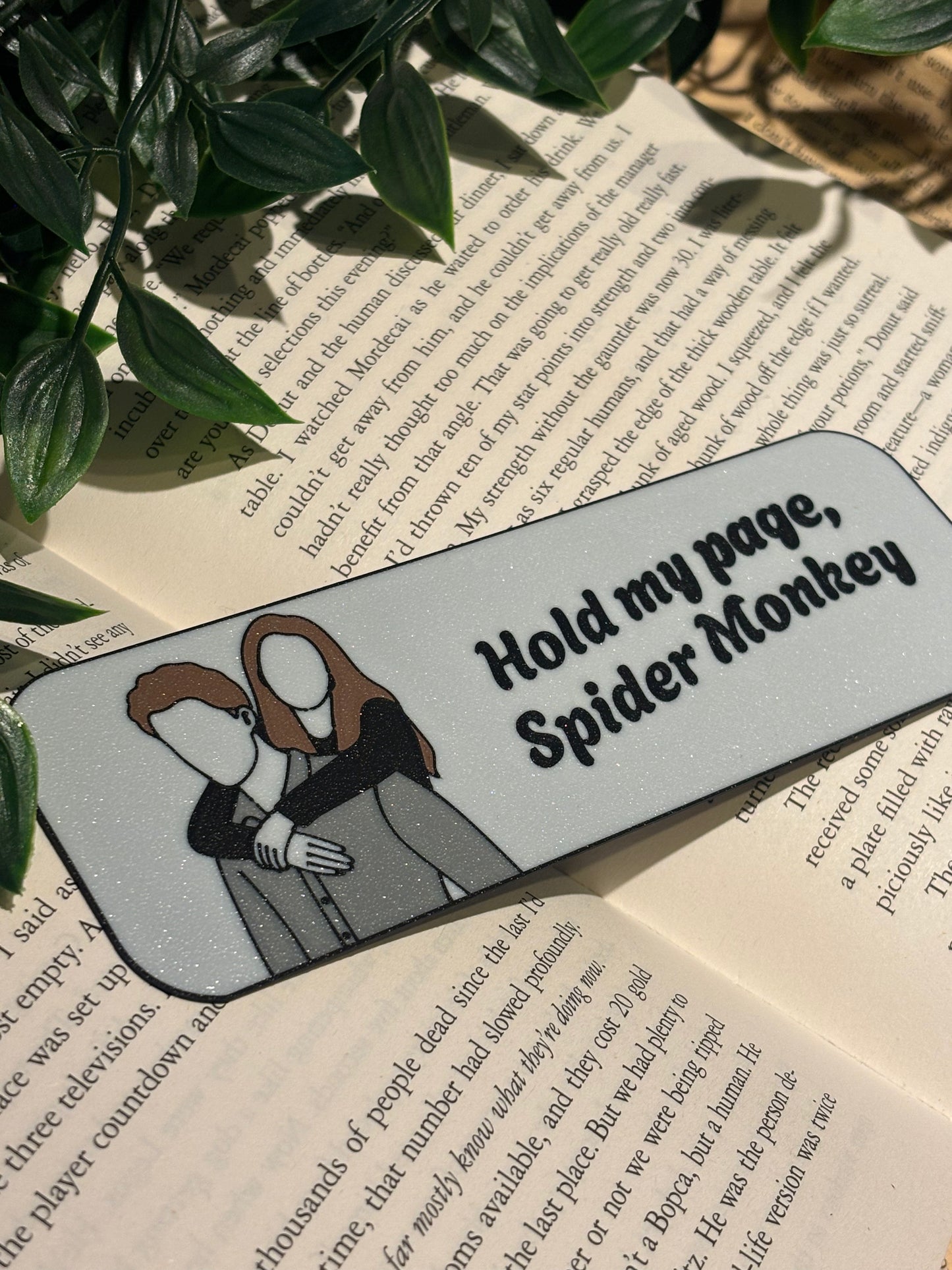 Hold my page, Spider Monkey Bokmerke