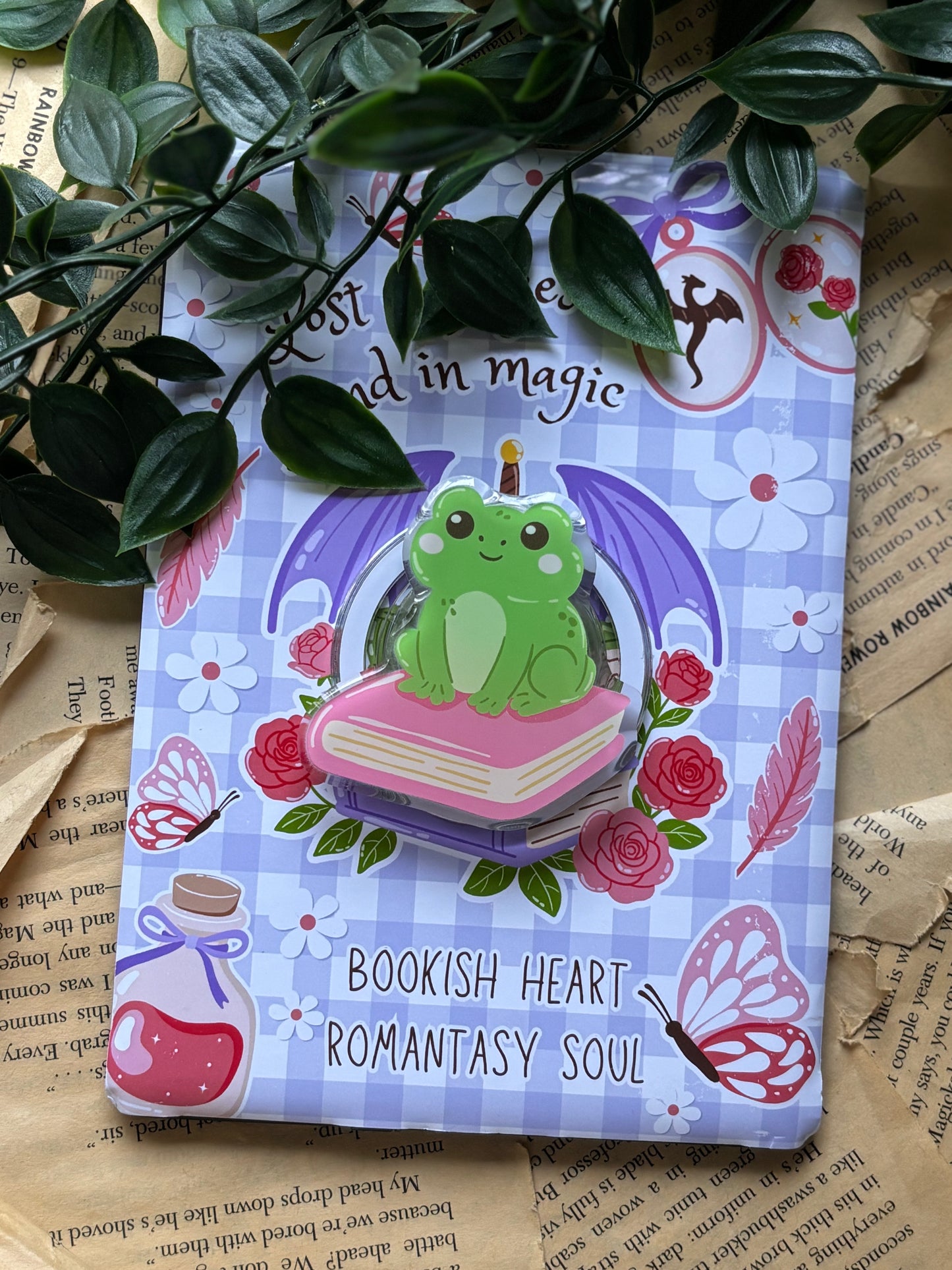 Frog on Book Kindle Grip