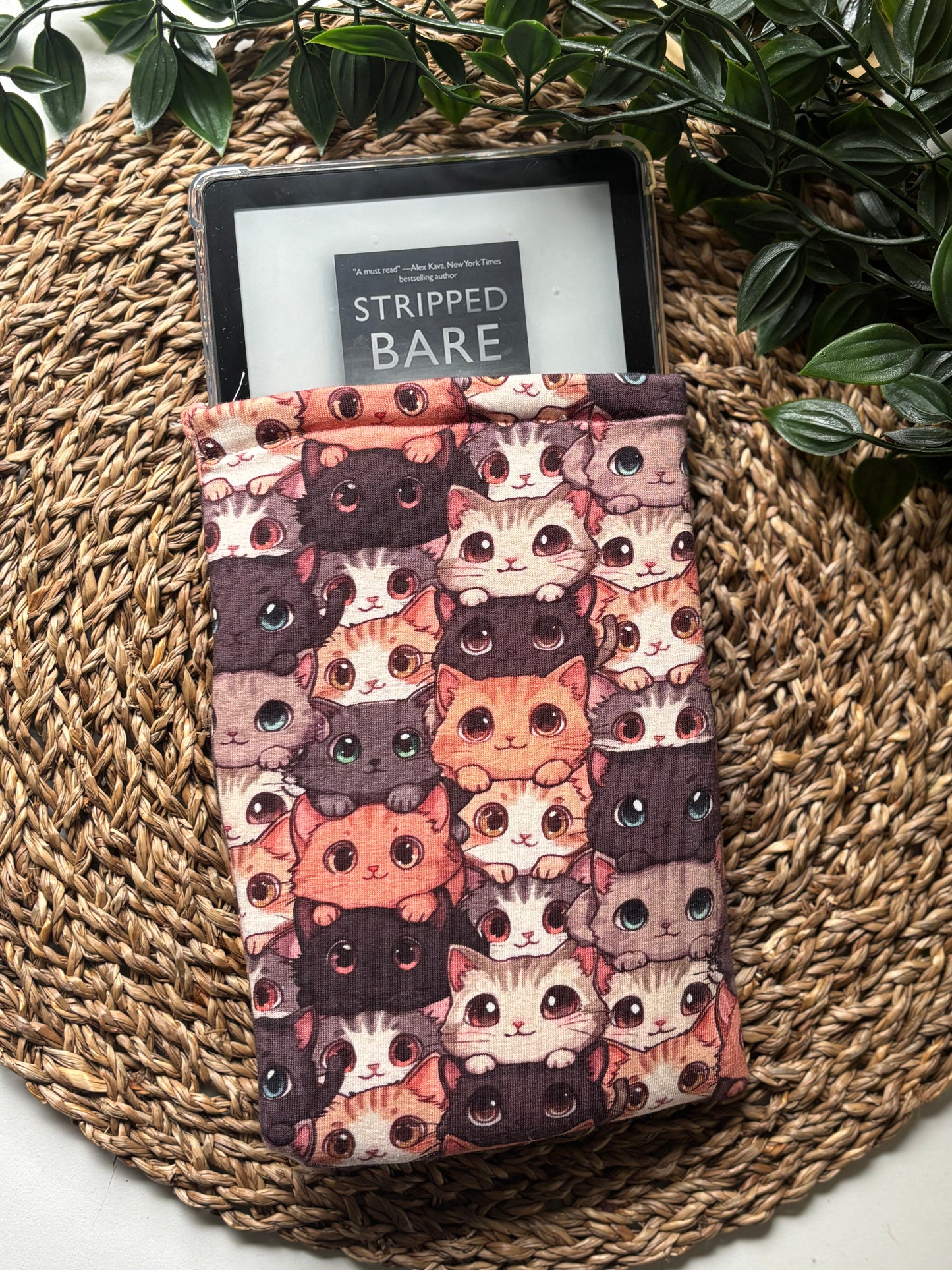 Meowntain of Fluff Kindle sleeve (Limited Edition)