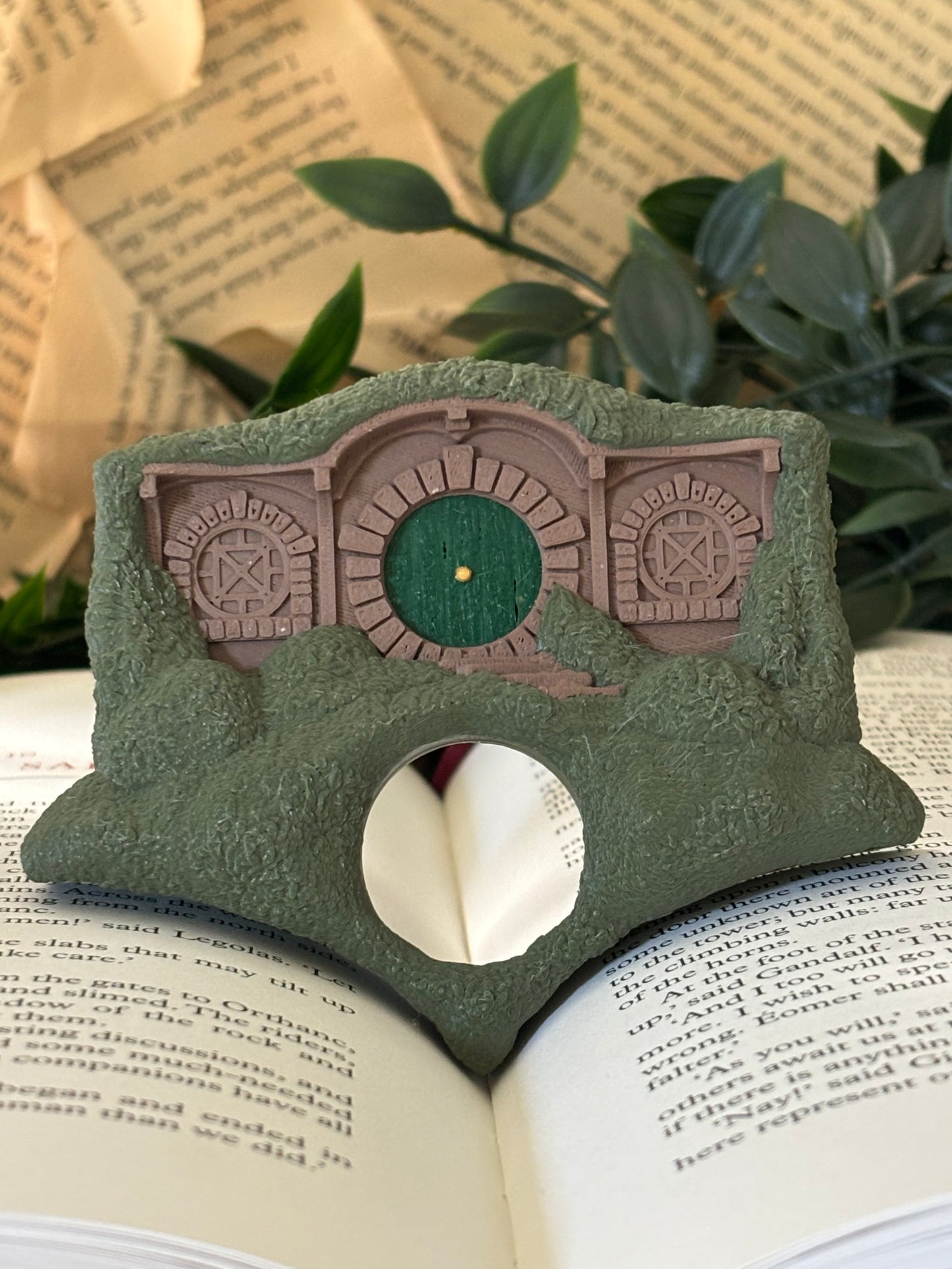 Hobbit Door Sideholder / Thumb Page Holder