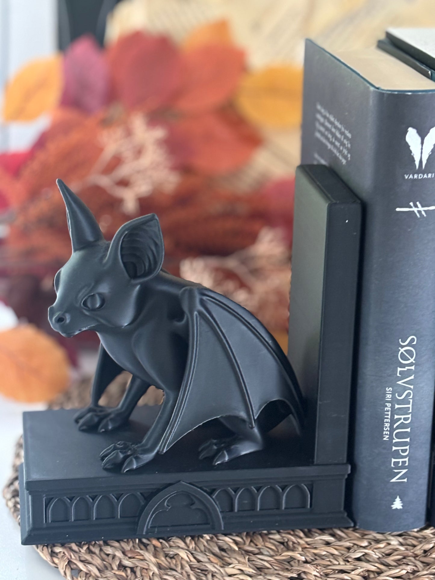 Bokstøtte - Gothic Bat