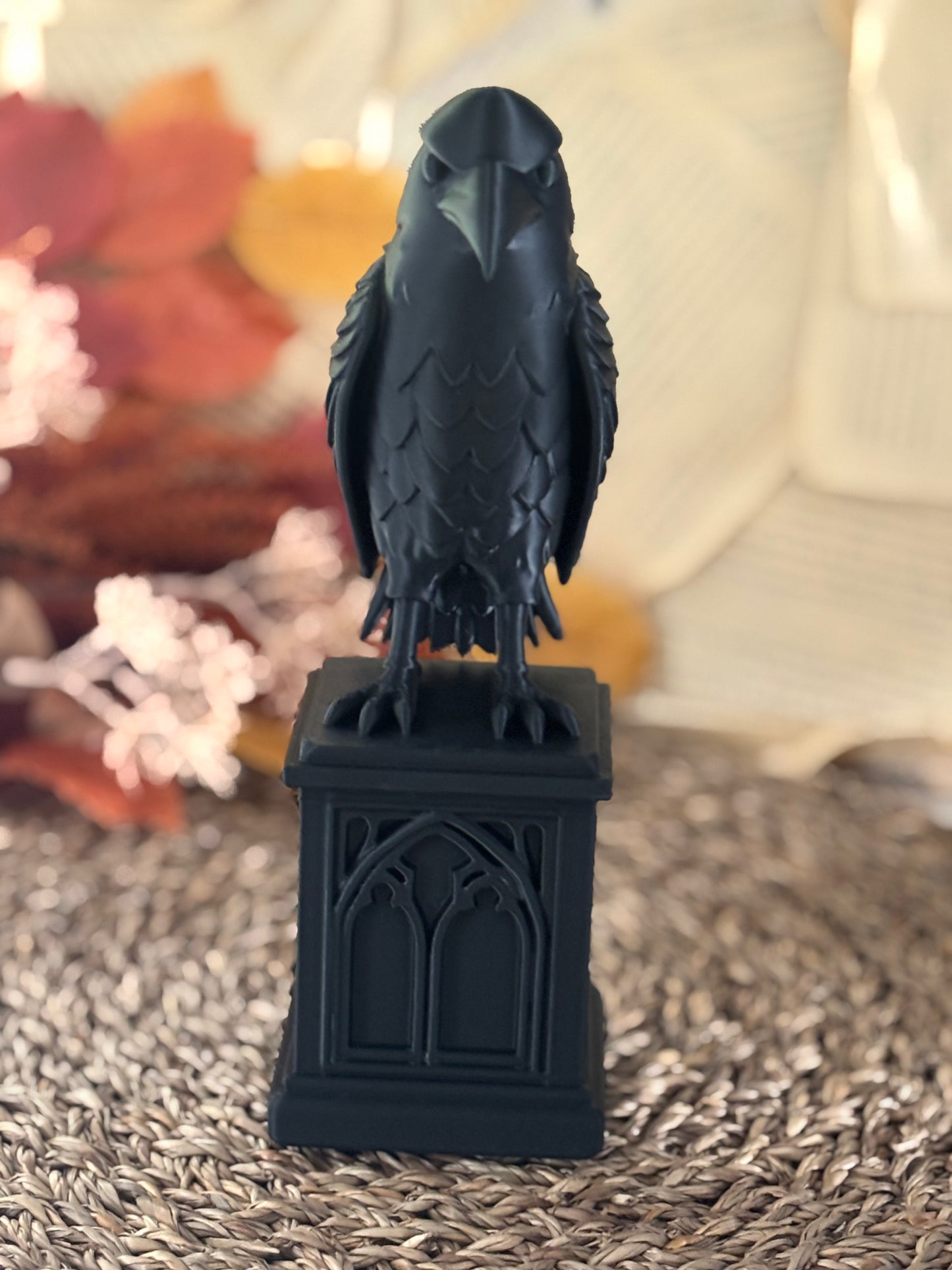 Bokstøtte - Raven on Square Block