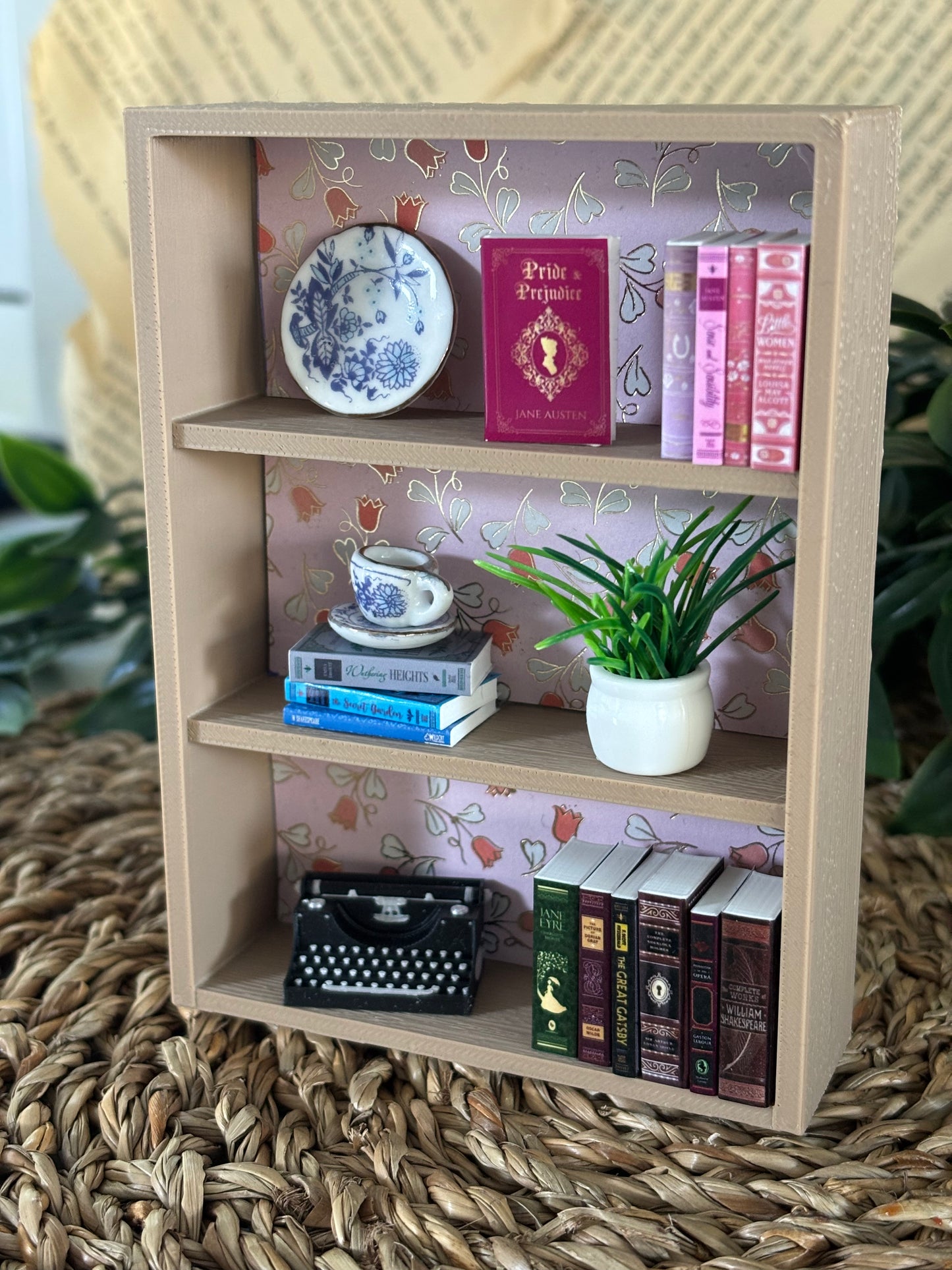 Cutie Classics Collection Shelf