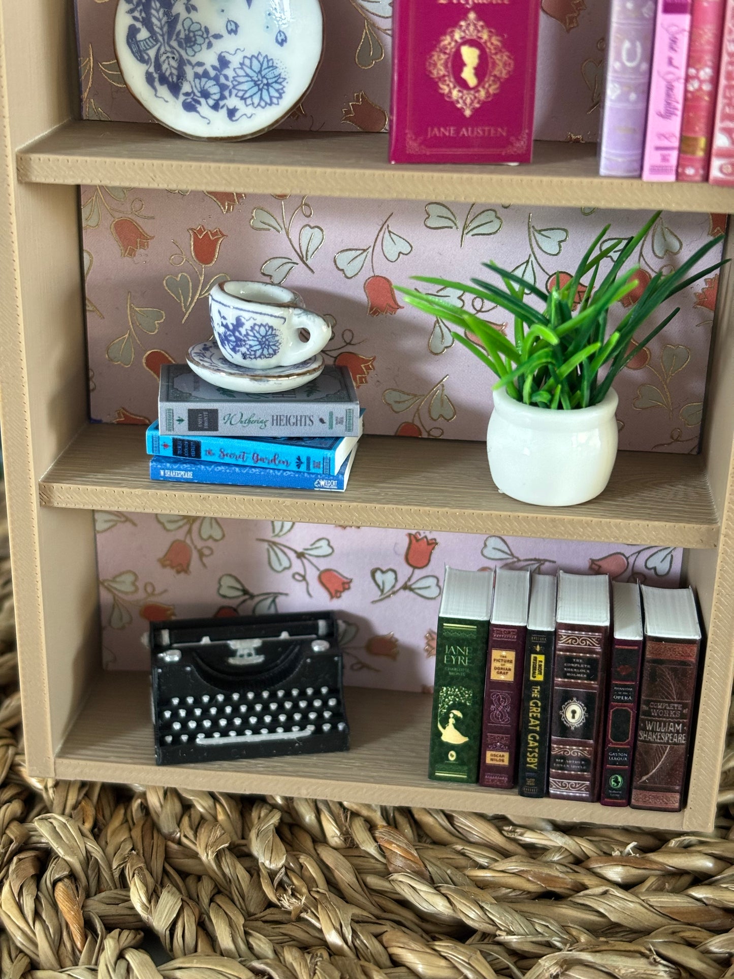 Cutie Classics Collection Shelf