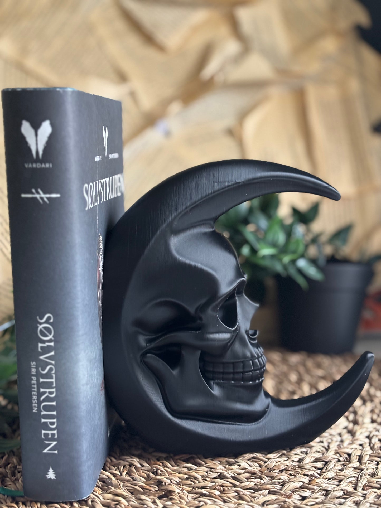 Skull Moon Bokstøtte