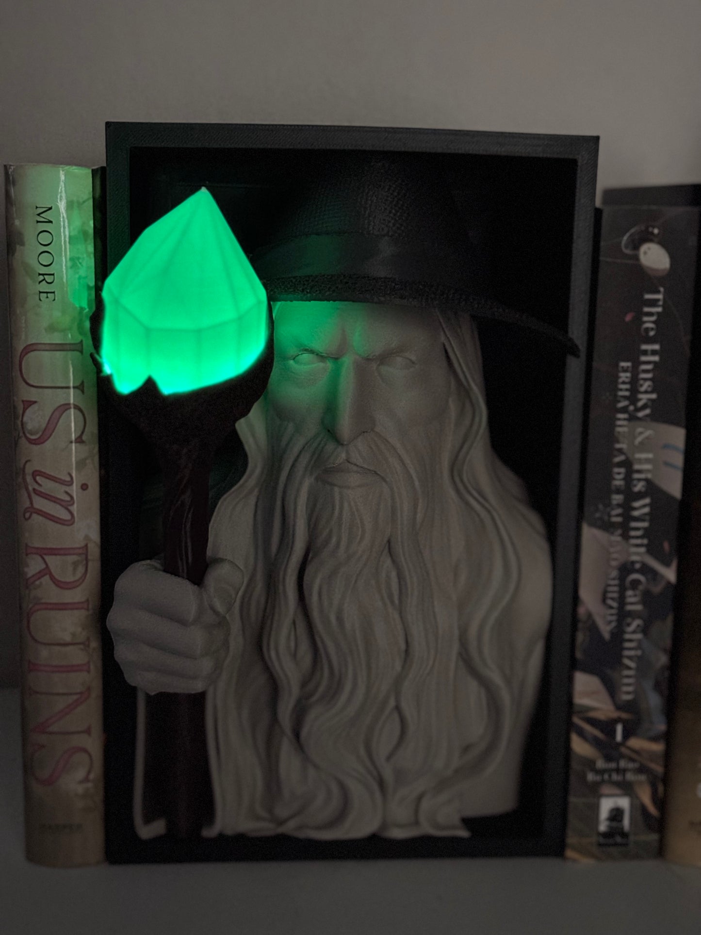Glowing Wizard Book Nook m/fargelys