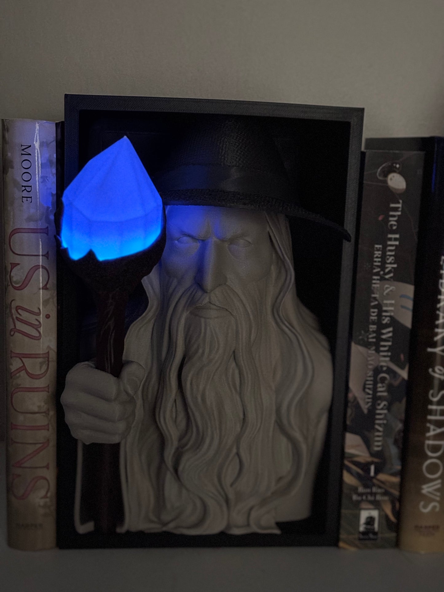 Glowing Wizard Book Nook m/fargelys