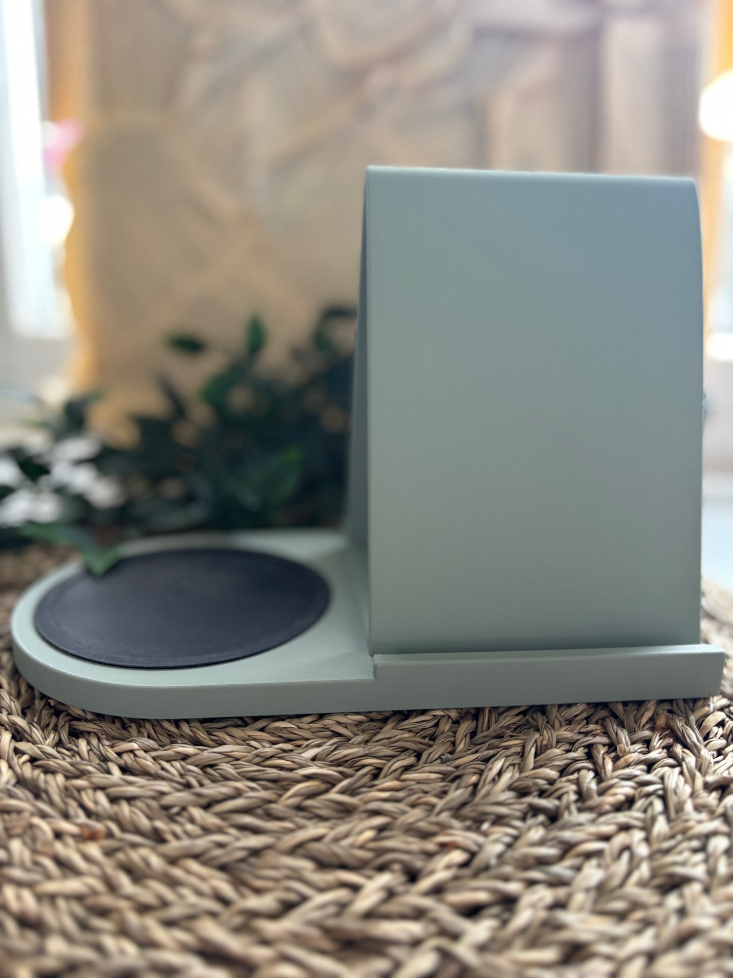 Bok-, kopp- og kindleholder